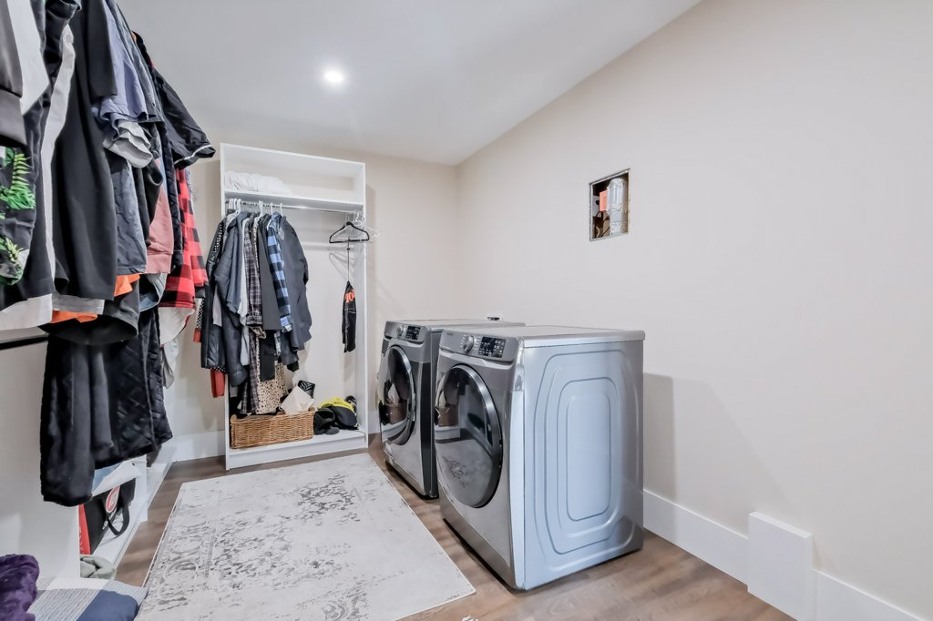 7389 Falcon Ridge Crescent Kelowna V1P 1J2