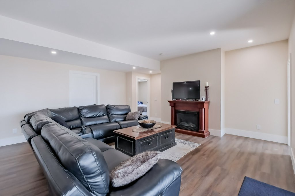 7389 Falcon Ridge Crescent Kelowna V1P 1J2