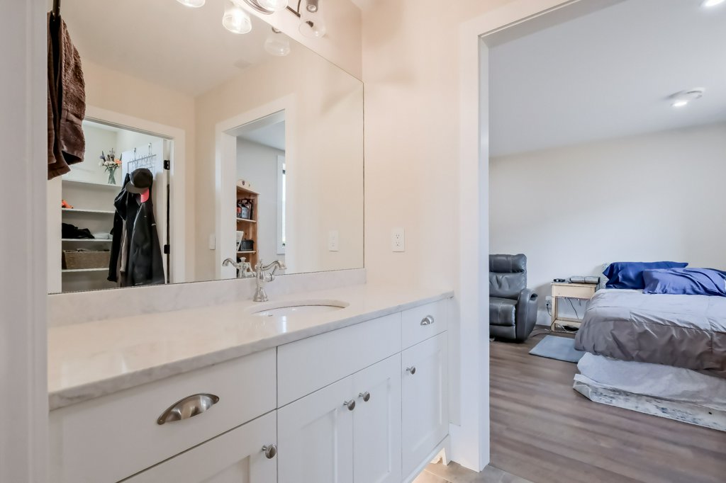 7389 Falcon Ridge Crescent Kelowna V1P 1J2
