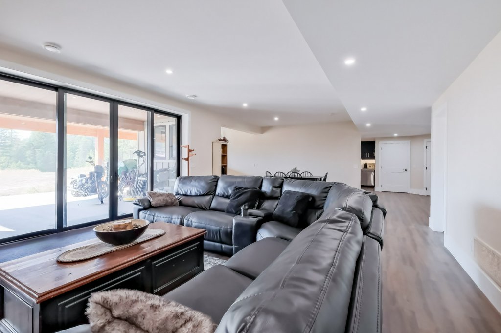 7389 Falcon Ridge Crescent Kelowna V1P 1J2