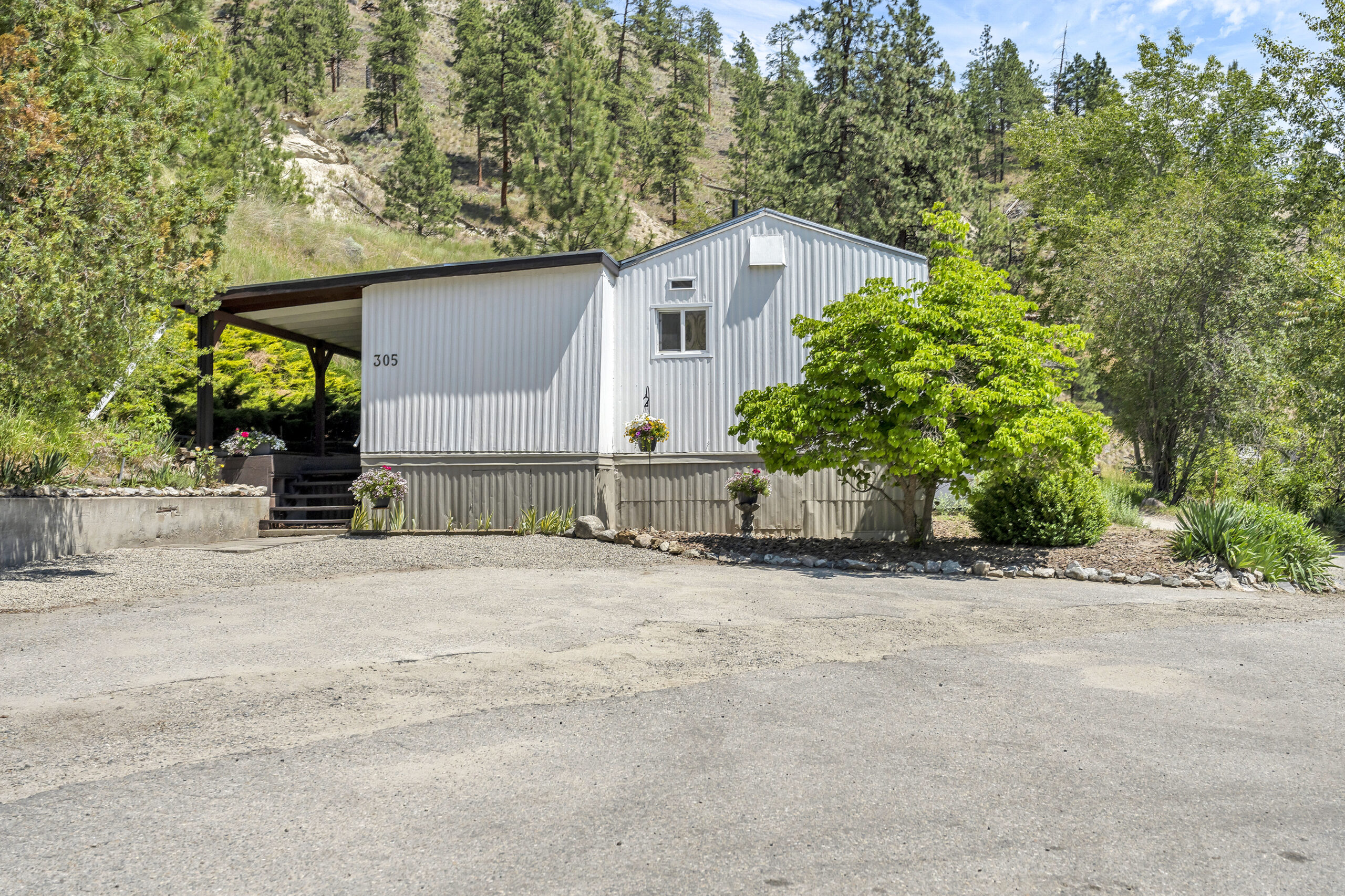 1701 Penticton Avenue 305 Penticton V2A 2N5