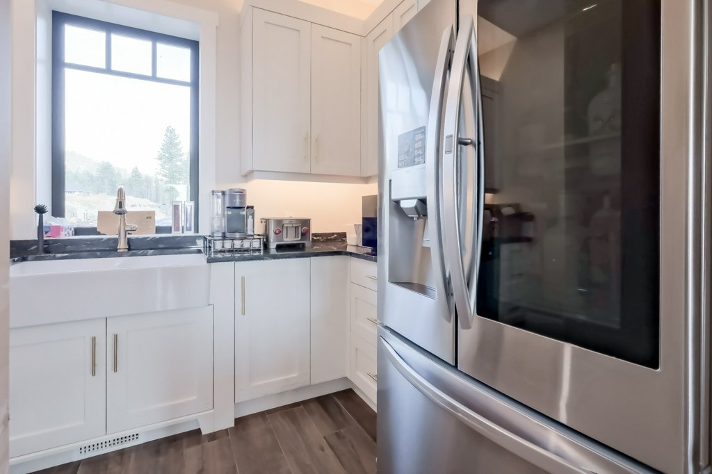 7389 Falcon Ridge Crescent Kelowna V1P 1J2