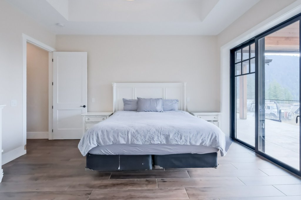 7389 Falcon Ridge Crescent Kelowna V1P 1J2