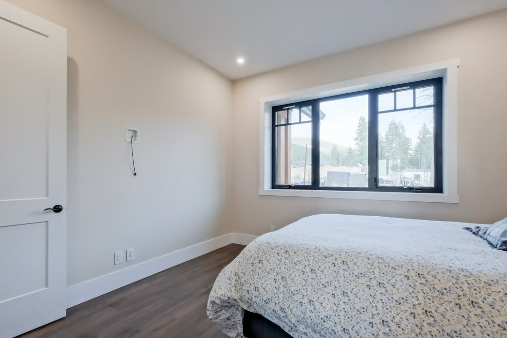 7389 Falcon Ridge Crescent Kelowna V1P 1J2
