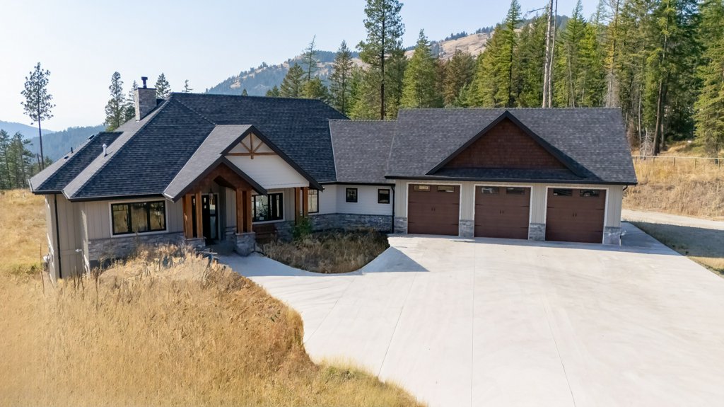 7389 Falcon Ridge Crescent Kelowna V1P 1J2