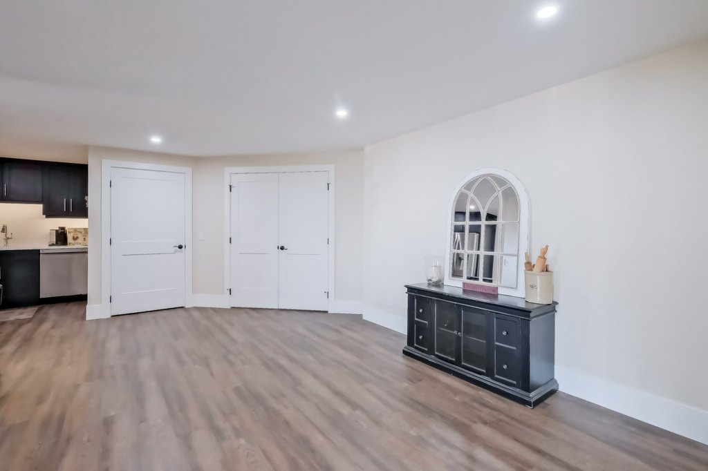 7389 Falcon Ridge Crescent Kelowna V1P 1J2