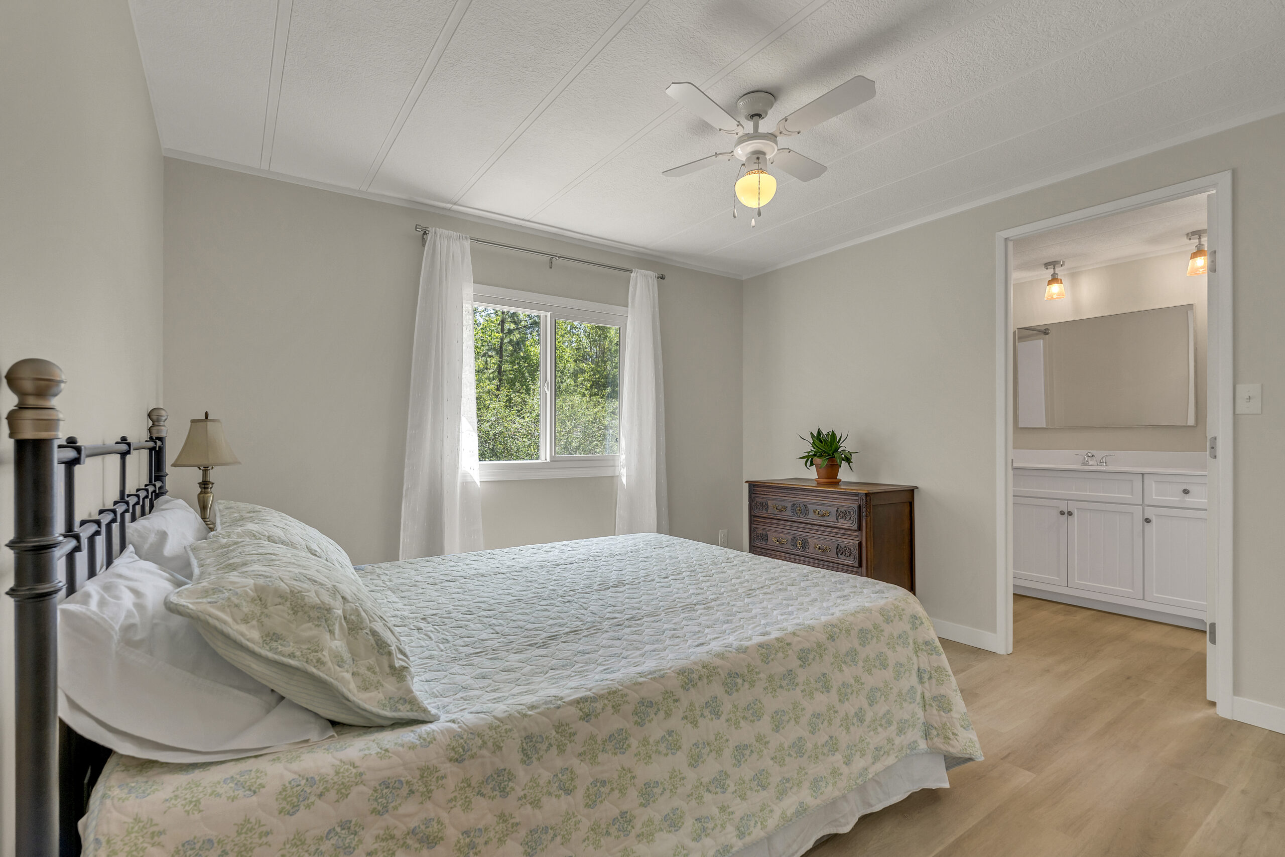 1701 Penticton Avenue 305 Penticton V2A 2N5