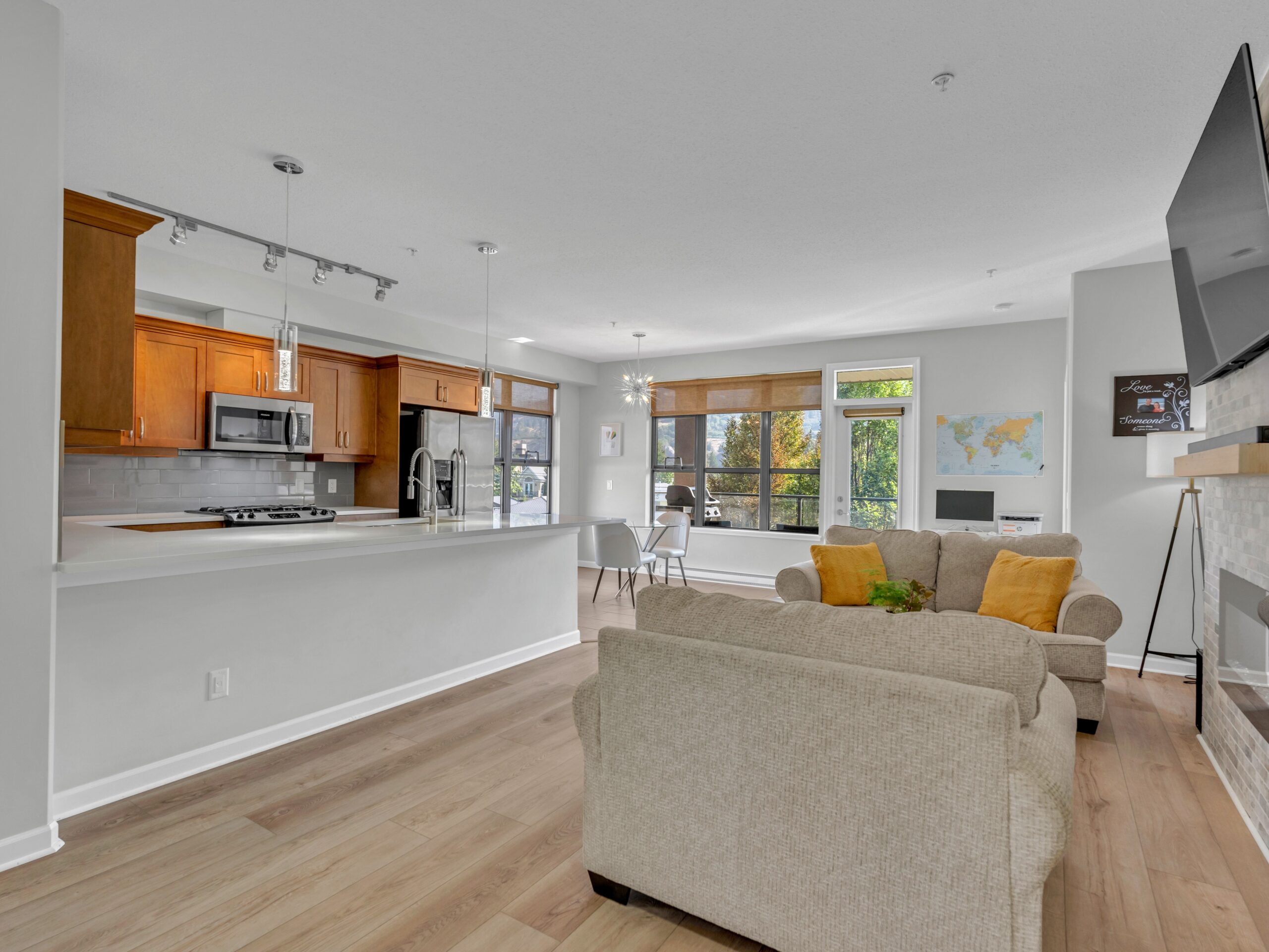 3589 Skaha Lake Road 303 Penticton V2A 7K2