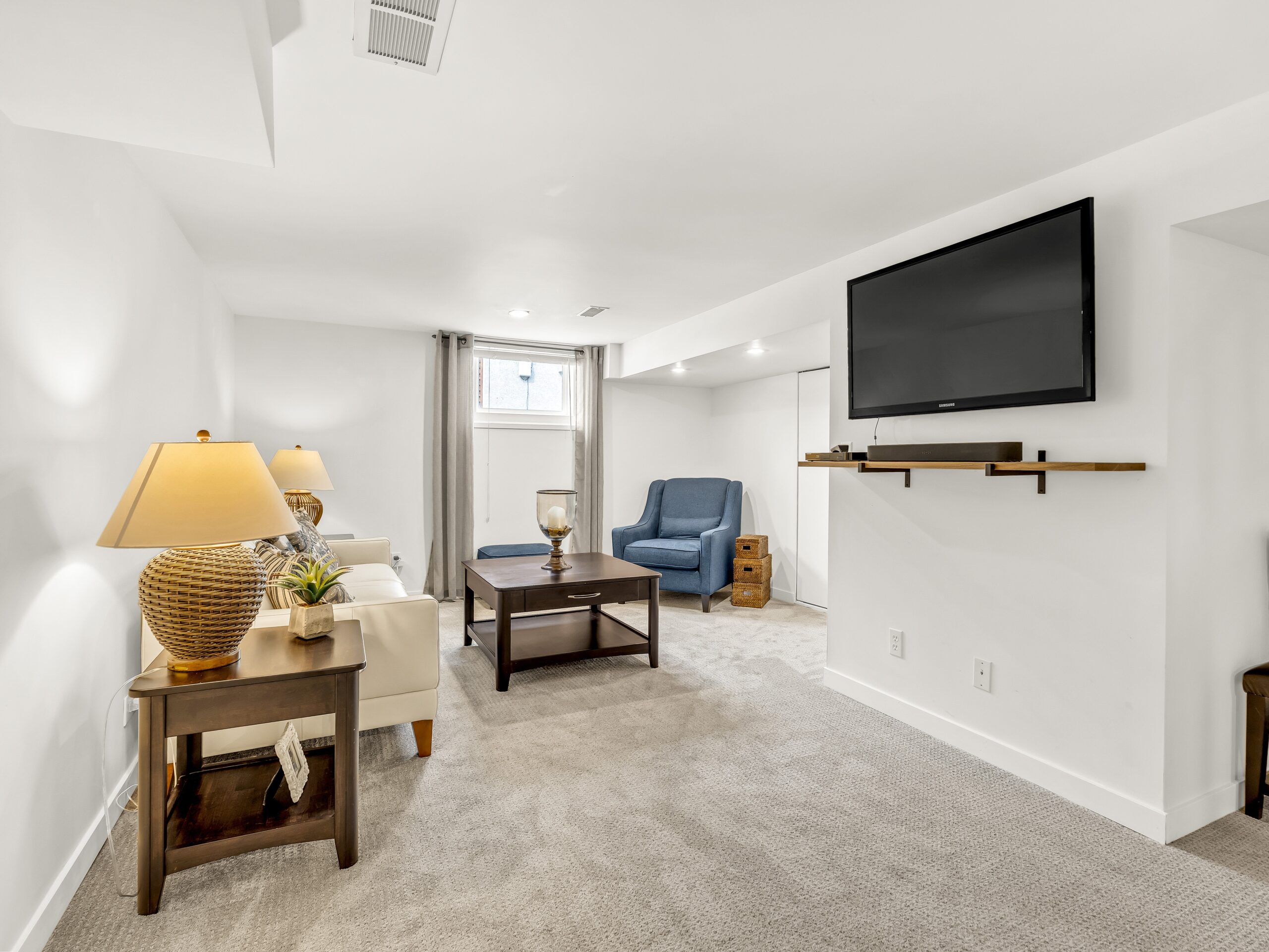 12411 Victoria Road S Summerland V0H 1Z2