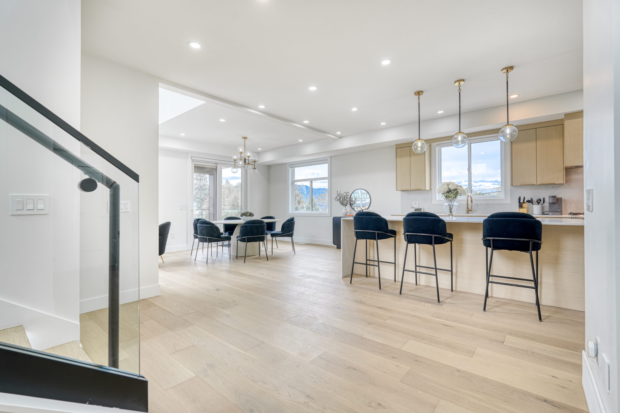 1047 Oak Barrel Place West Kelowna V1Z 2G9