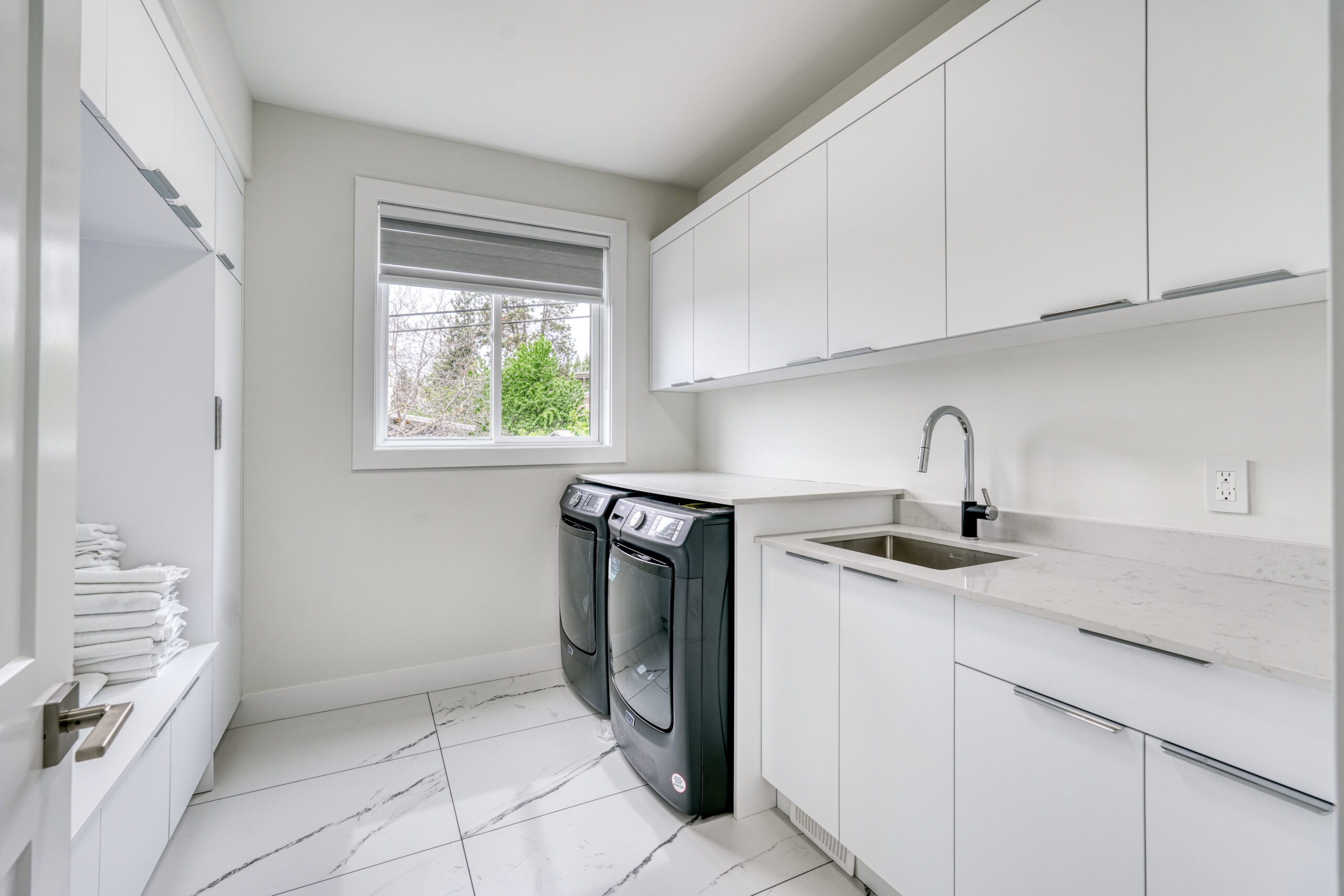 1047 Oak Barrel Place West Kelowna V1Z 2G9