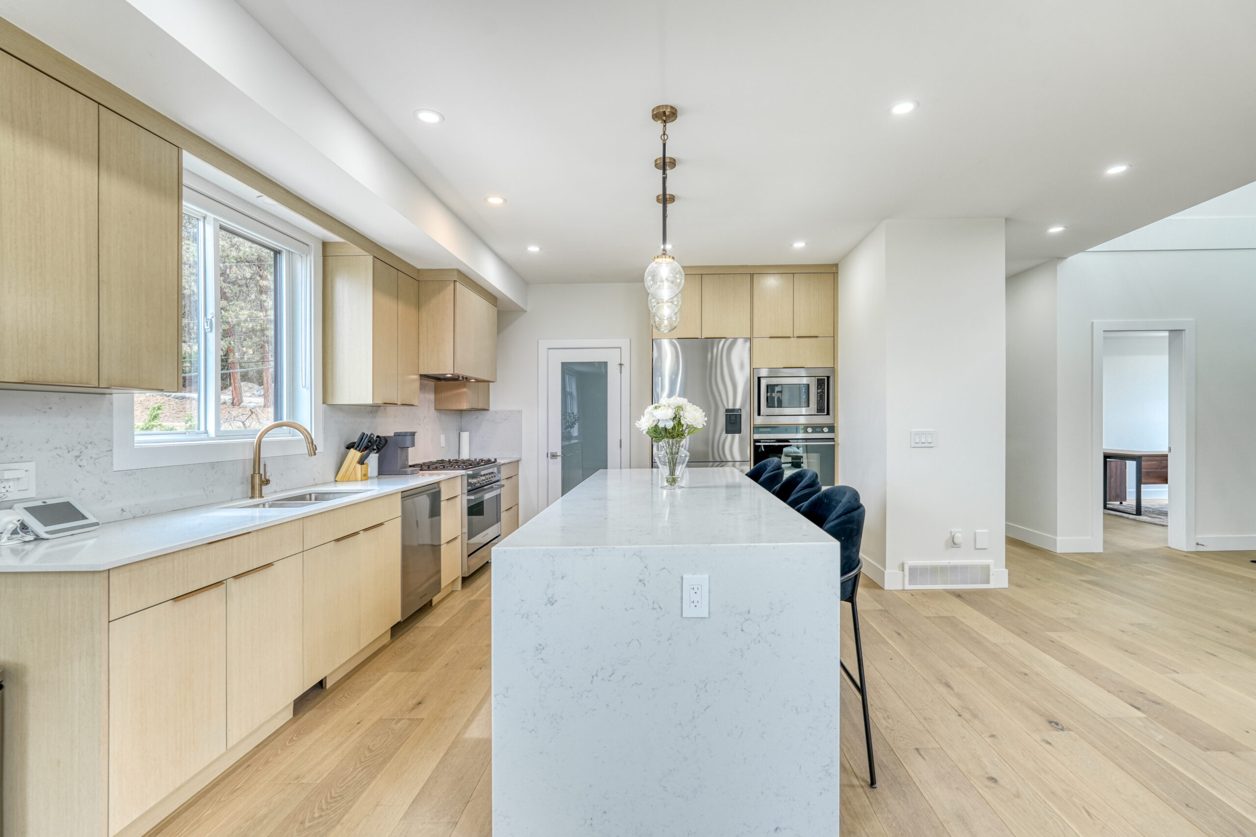 1047 Oak Barrel Place West Kelowna V1Z 2G9