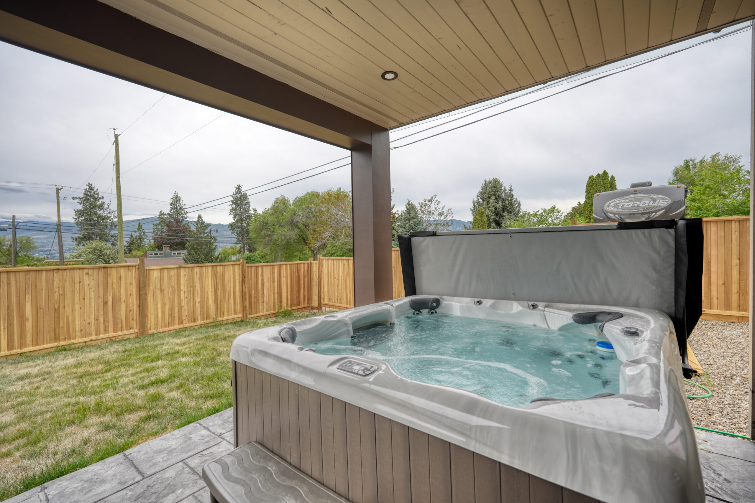 1047 Oak Barrel Place West Kelowna V1Z 2G9