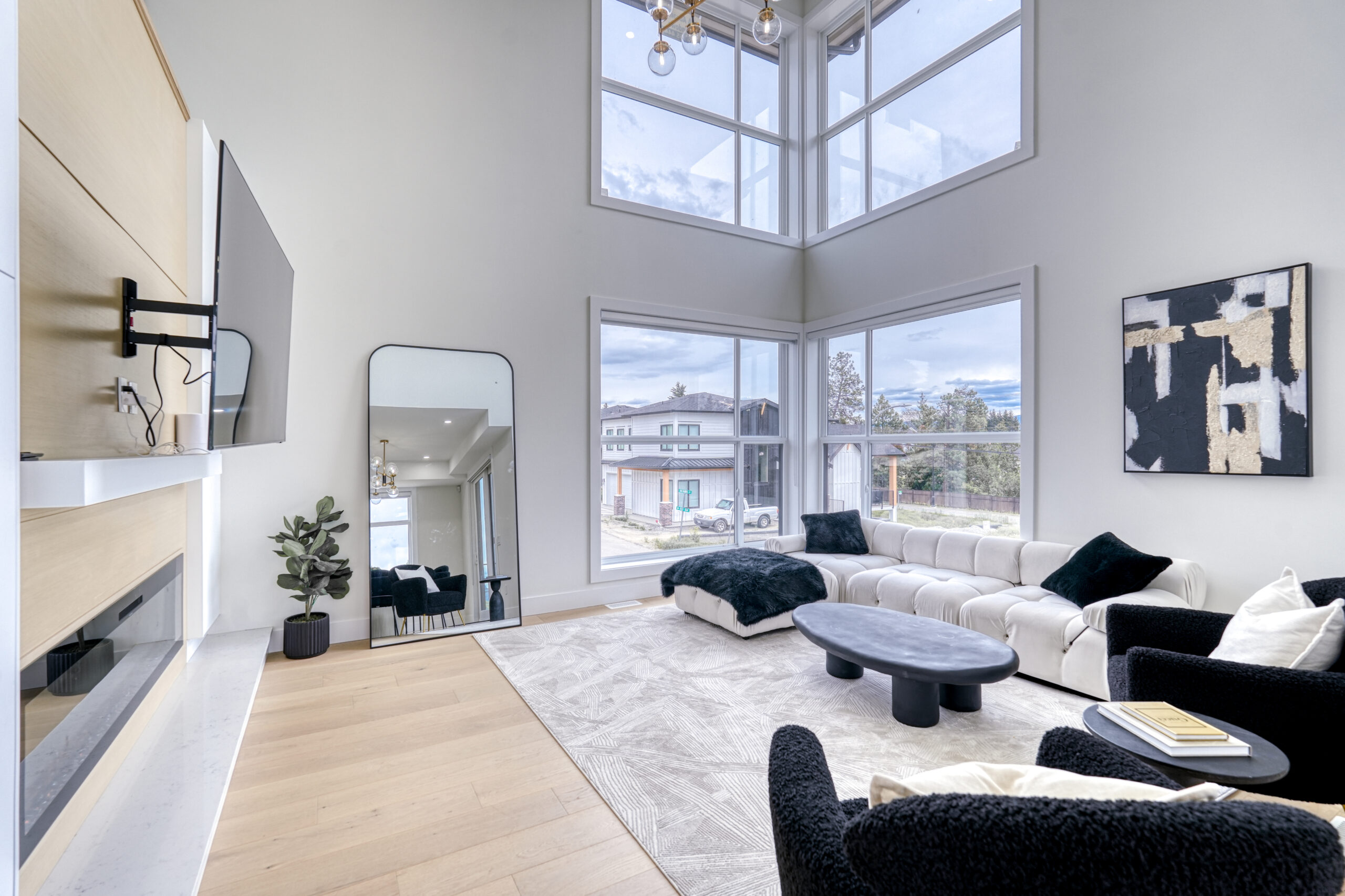 1047 Oak Barrel Place West Kelowna V1Z 2G9