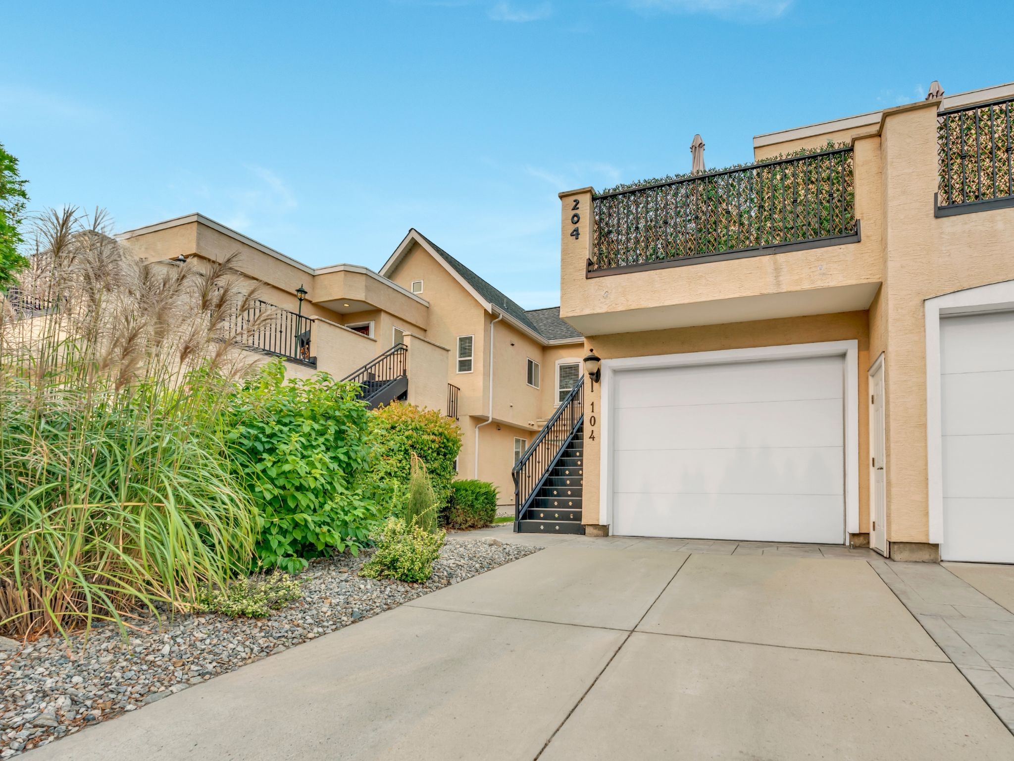 240 Yorkton Avenue 104 Penticton V2A 3V2