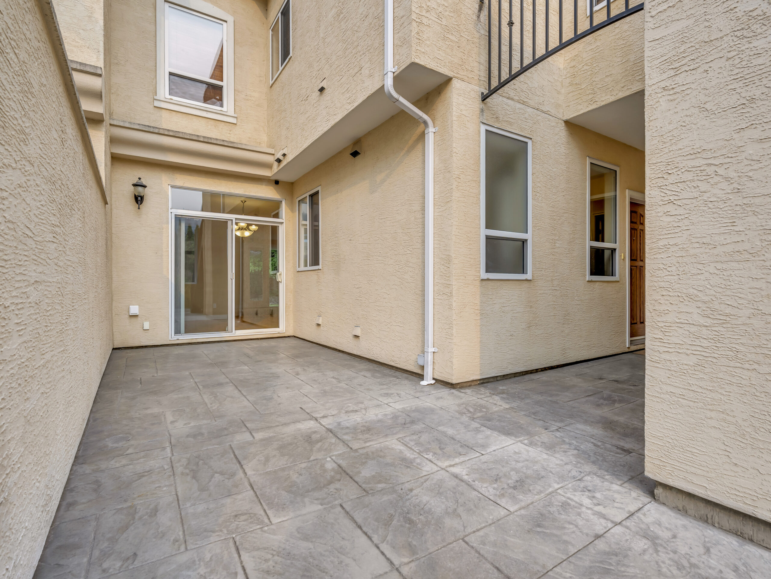 240 Yorkton Avenue 104 Penticton V2A 3V2