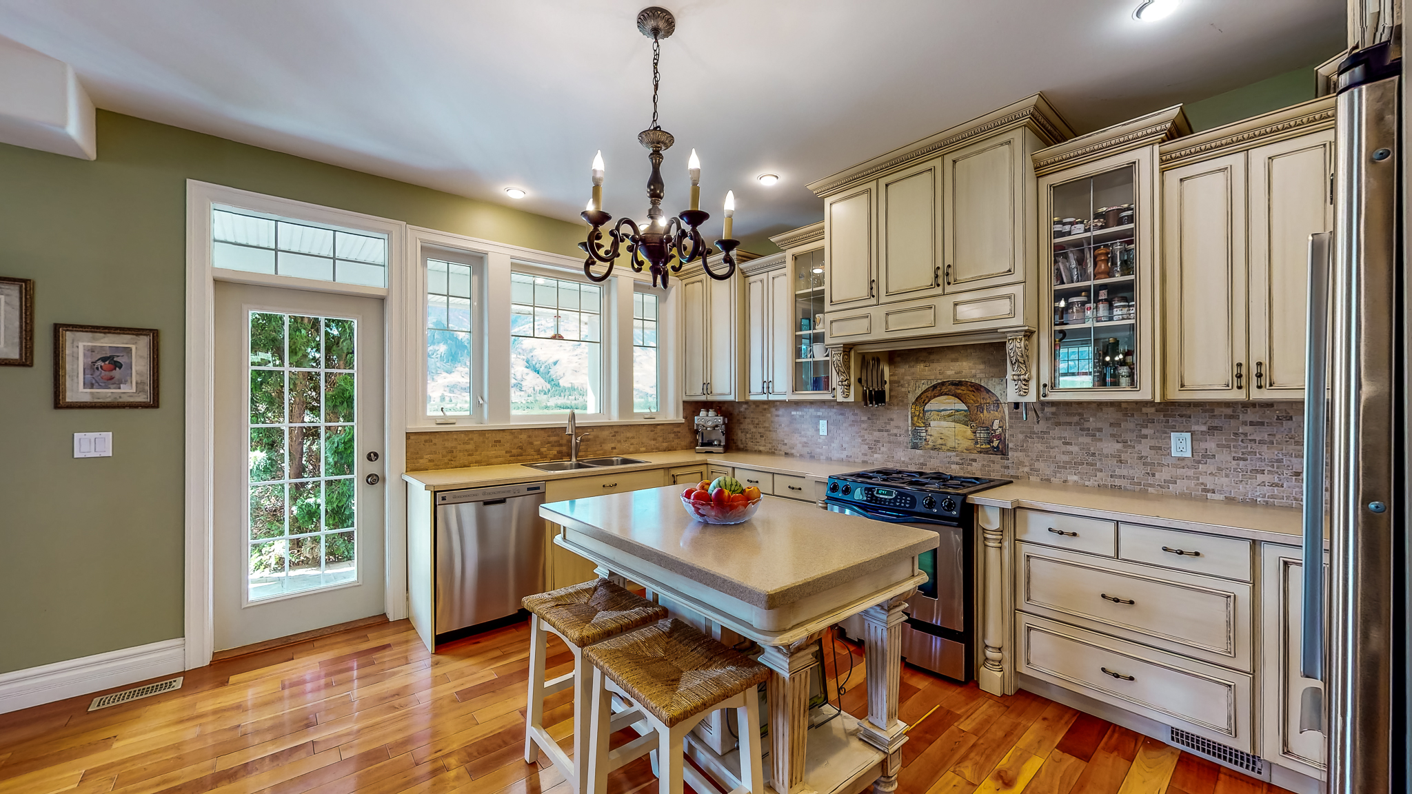 1143 Highway 3 Cawston V0X 1C3