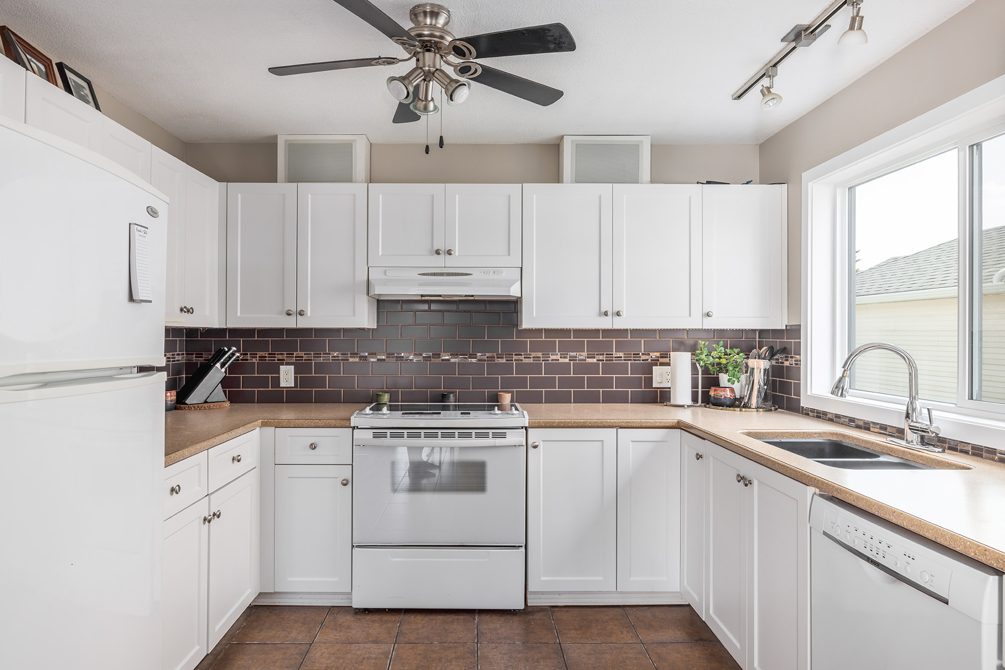 160 Celano Crescent 118 Kelowna V1V 1X9
