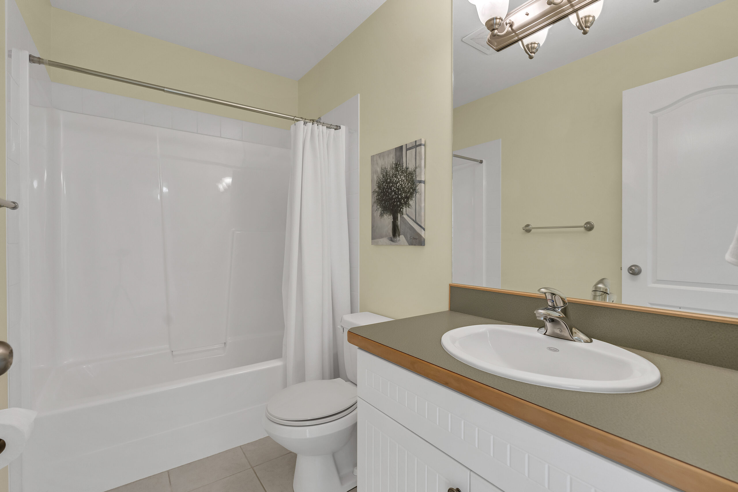1078 Burnaby Avenue 105 Penticton V2A 1G8
