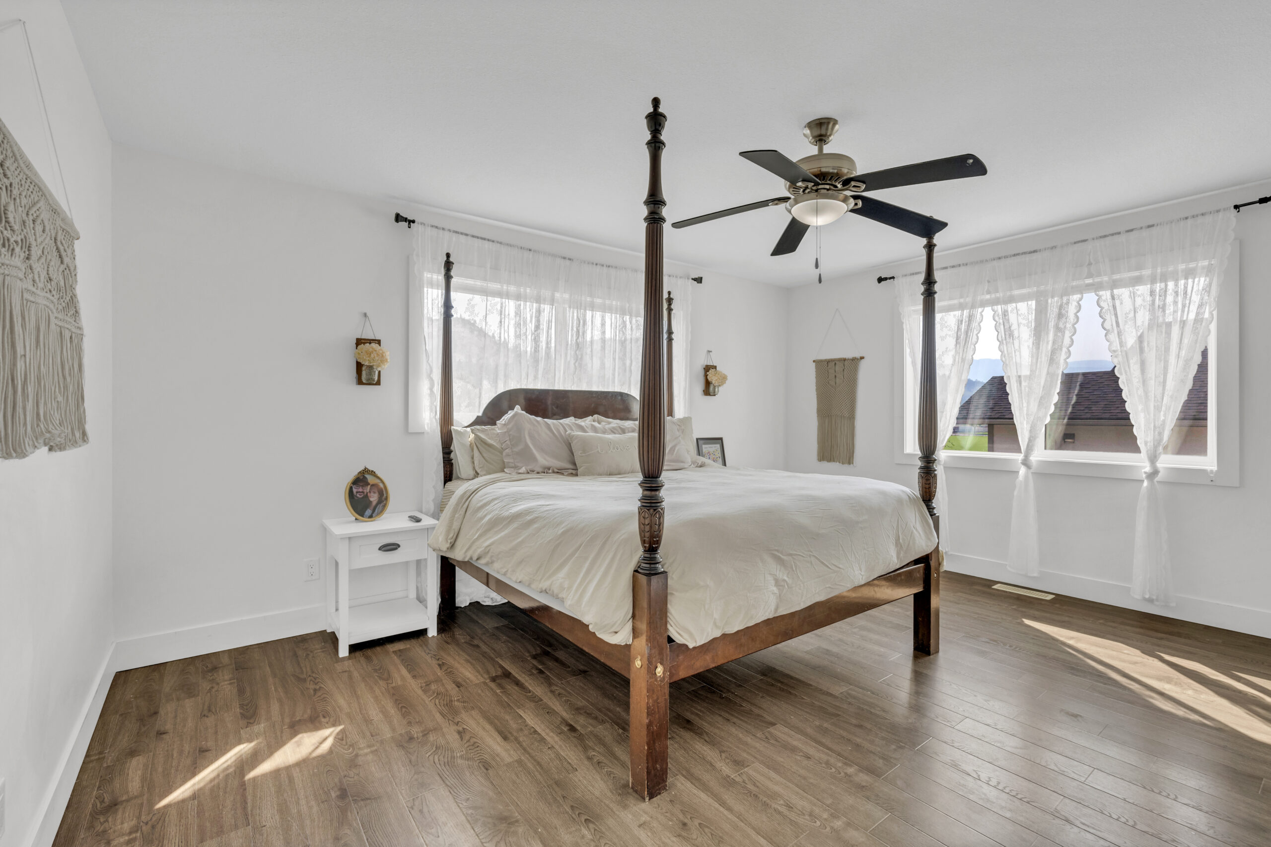 130 Walton Crescent Summerland V0H 1Z8