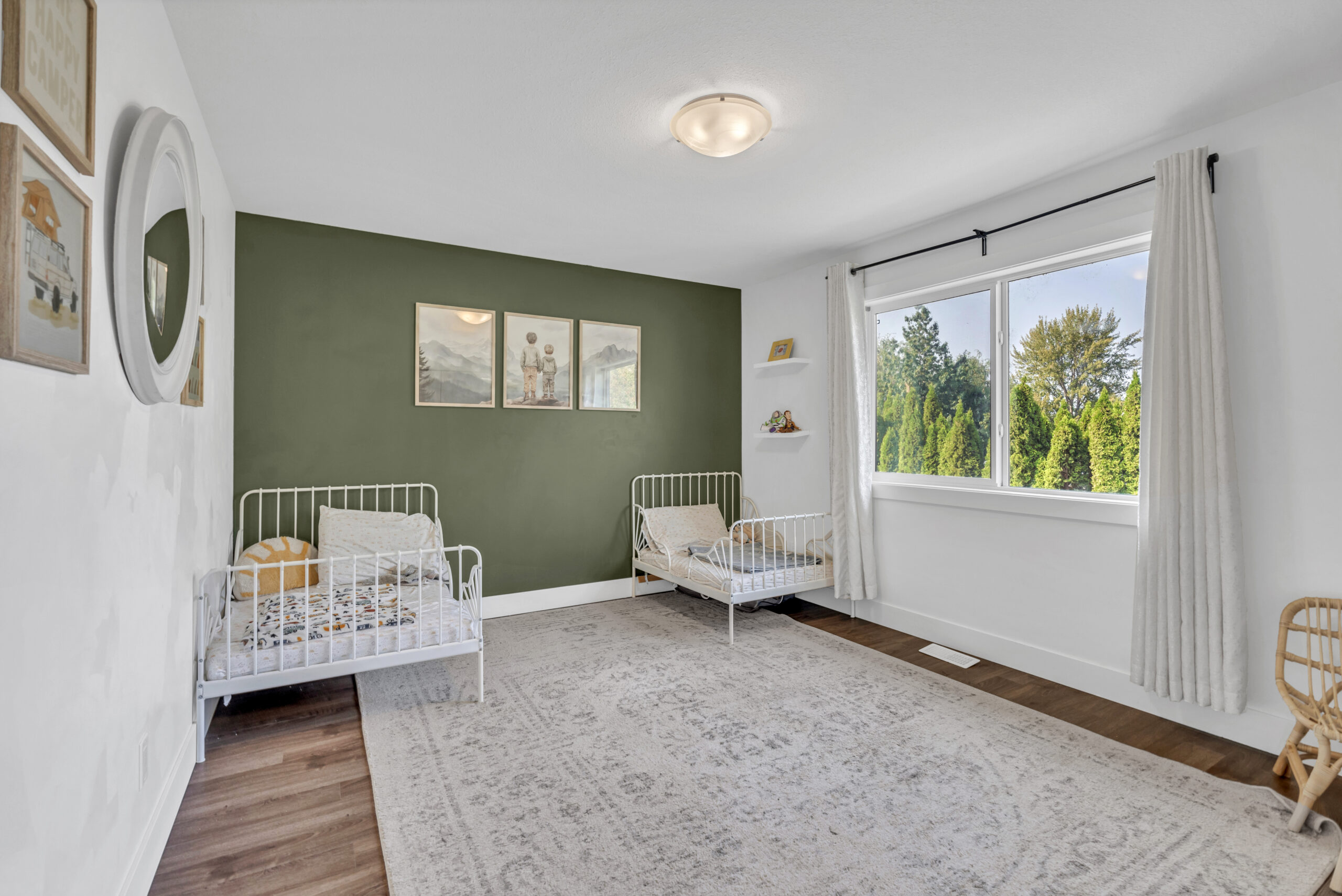 130 Walton Crescent Summerland V0H 1Z8