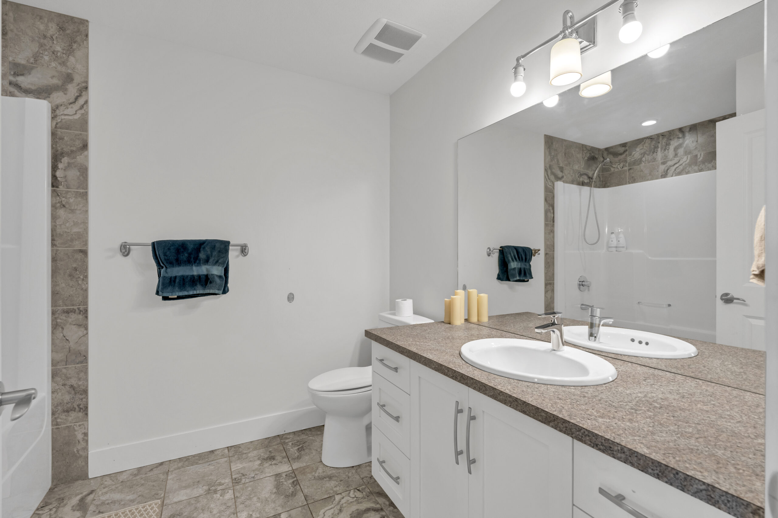 130 Walton Crescent Summerland V0H 1Z8