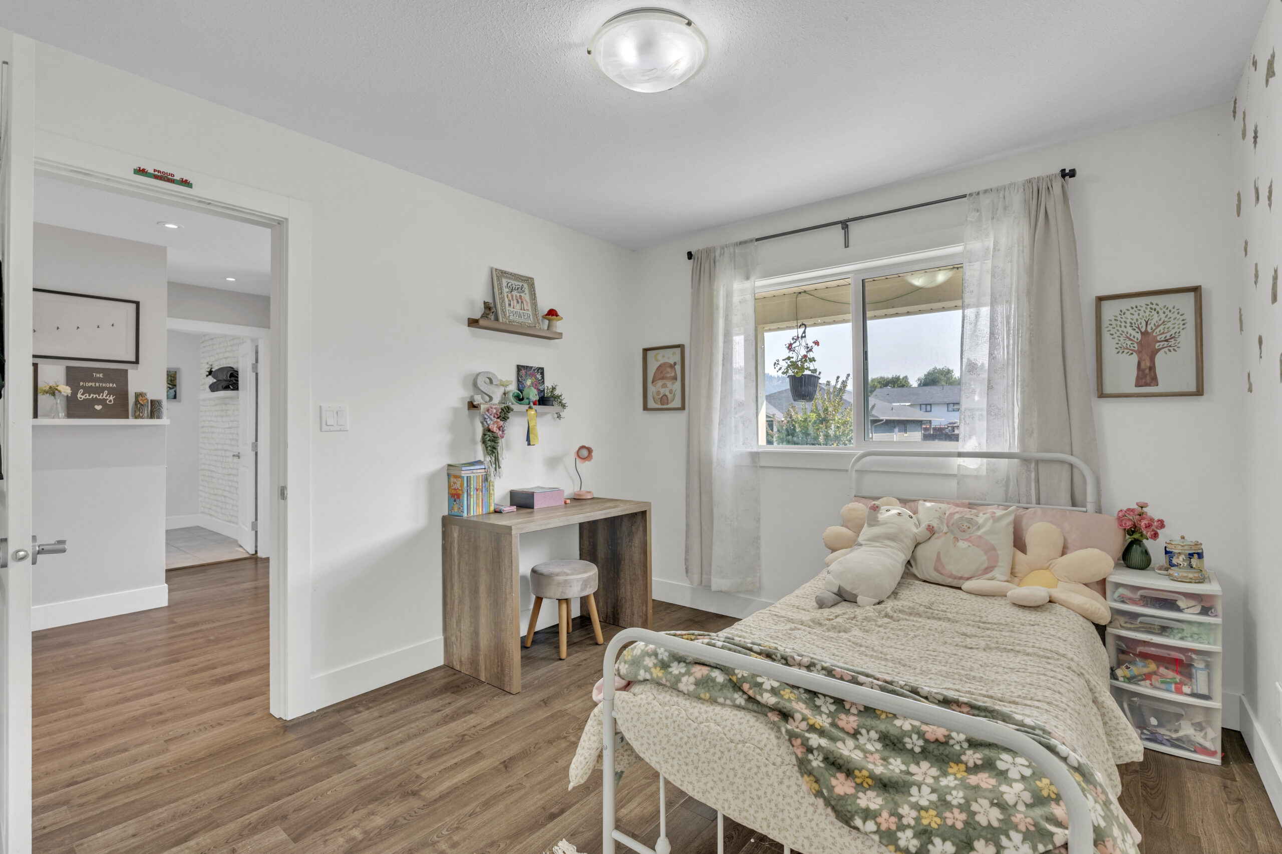 130 Walton Crescent Summerland V0H 1Z8