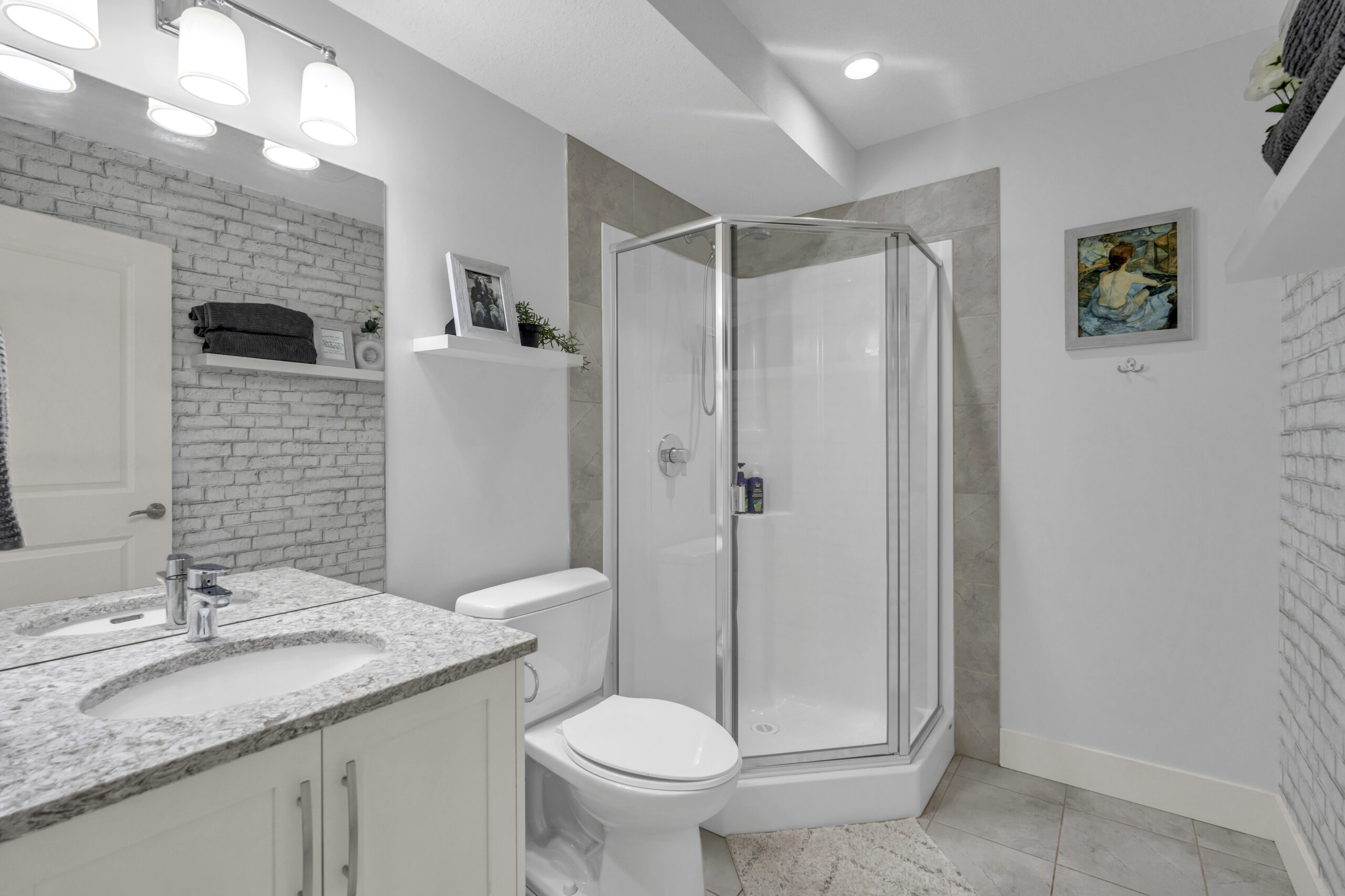 130 Walton Crescent Summerland V0H 1Z8