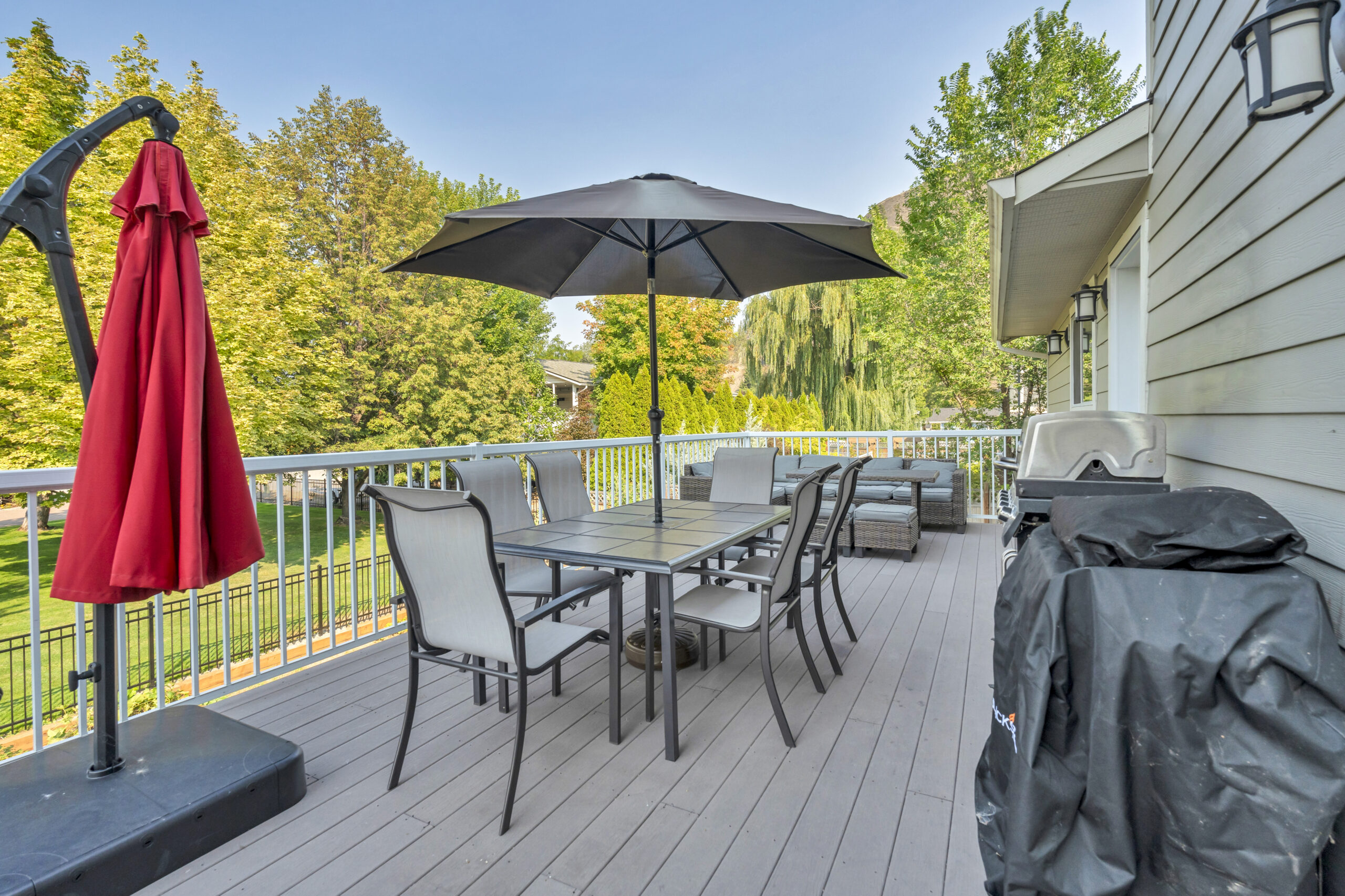 130 Walton Crescent Summerland V0H 1Z8