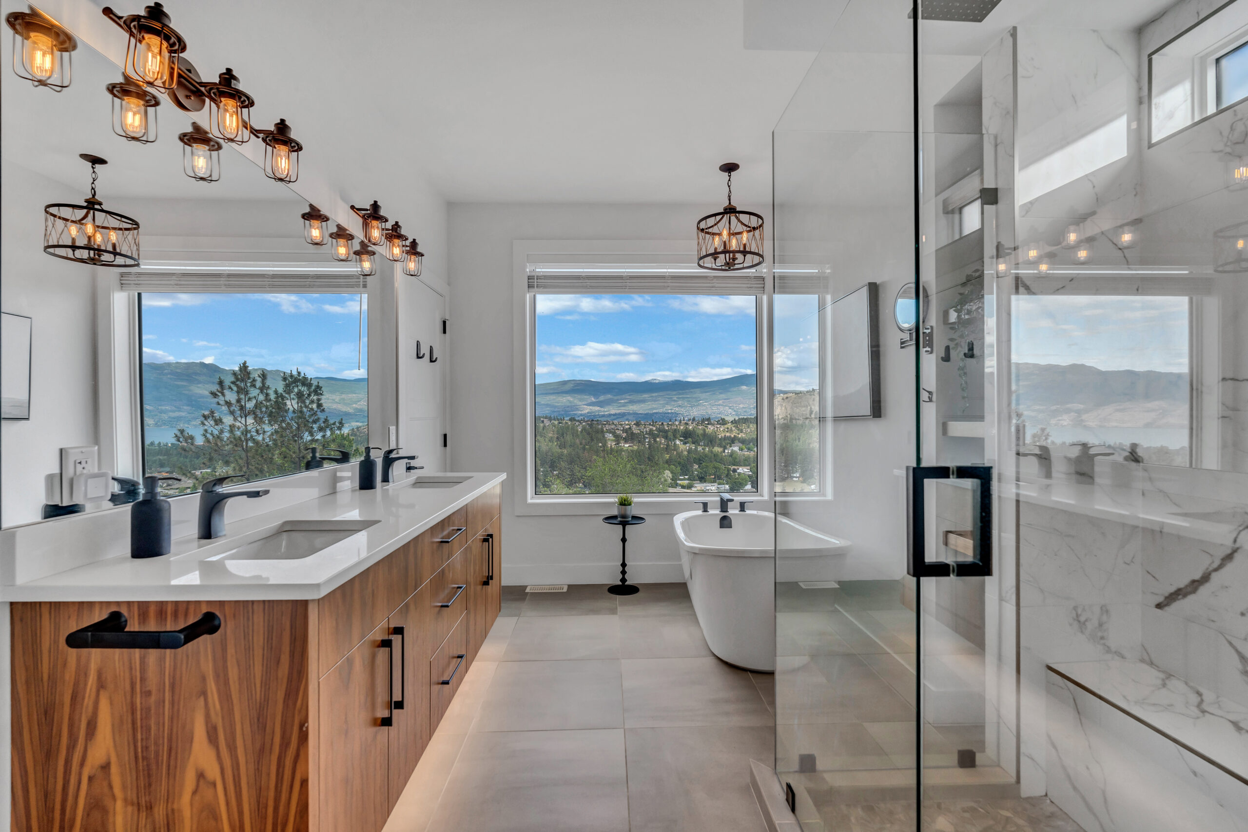 2129 Ensign Quay West Kelowna V4T 1V1