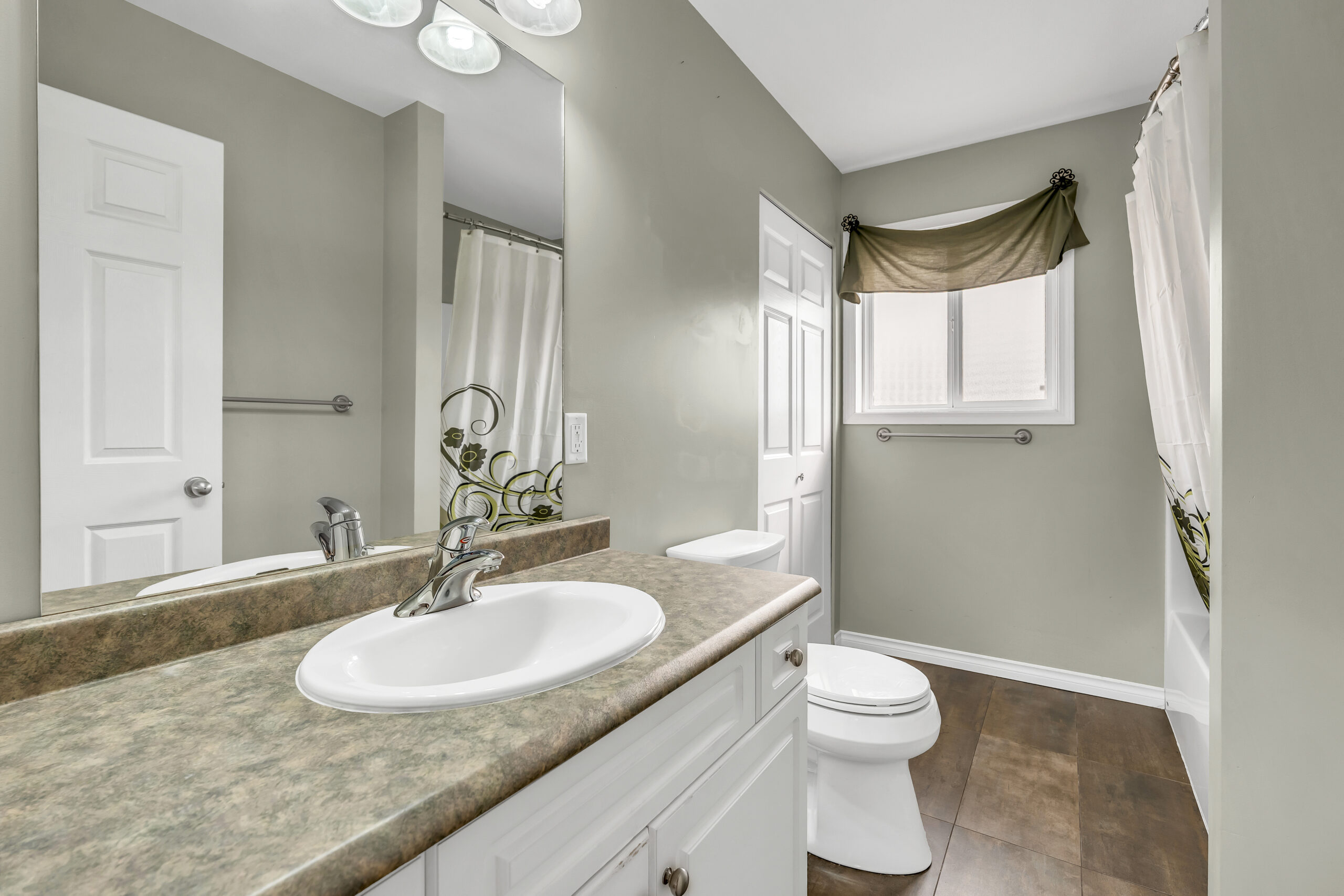 102 Regina Avenue 103 Penticton V2A 2K8