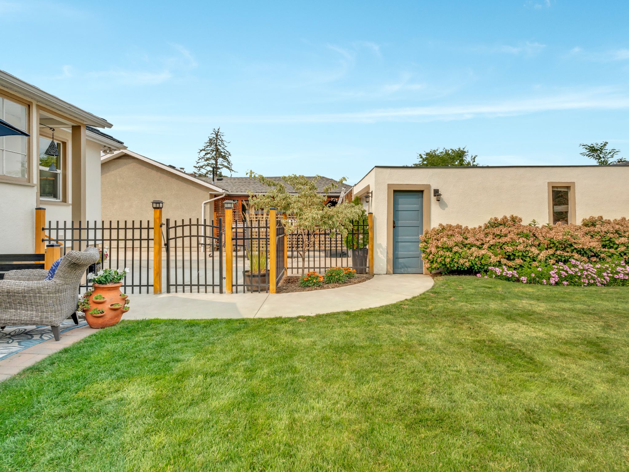 12411 Victoria Road S Summerland V0H 1Z2