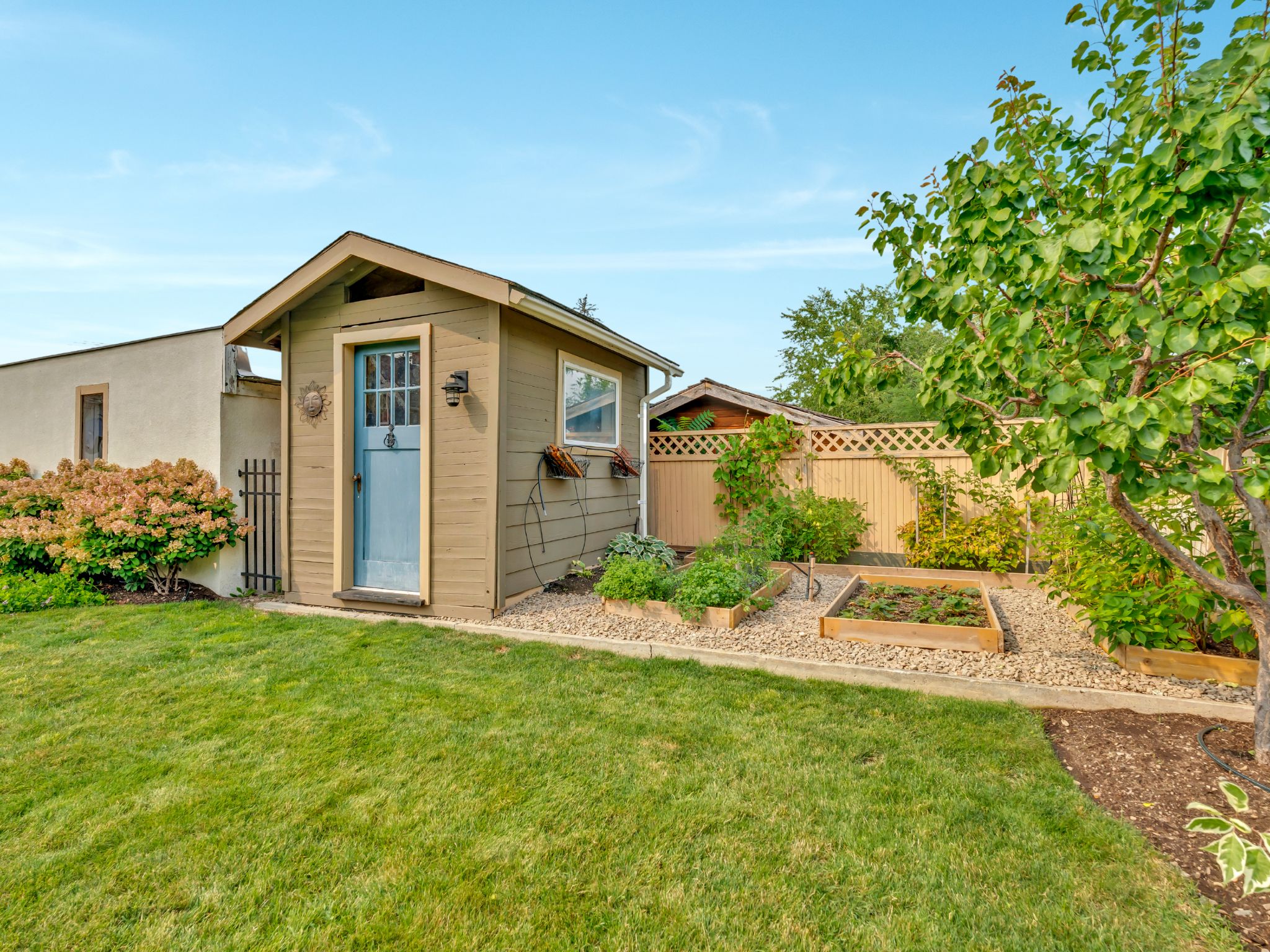 12411 Victoria Road S Summerland V0H 1Z2