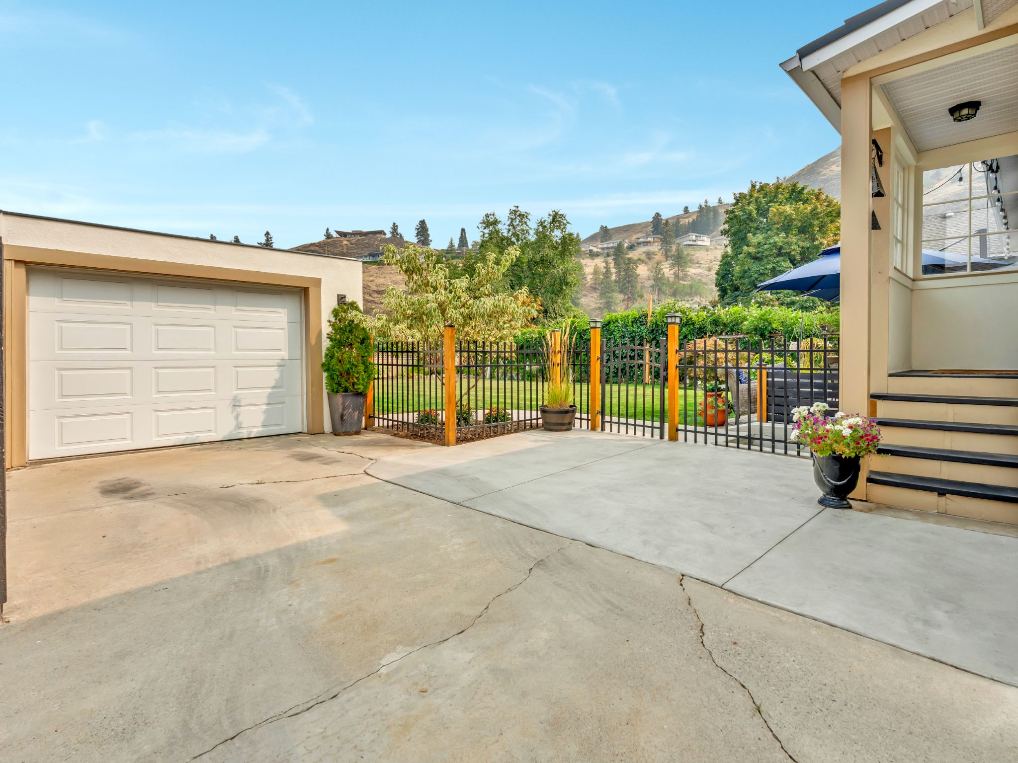 12411 Victoria Road S Summerland V0H 1Z2