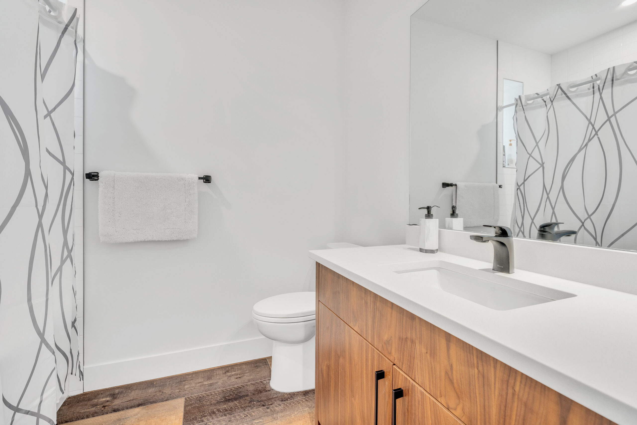 2129 Ensign Quay West Kelowna V4T 1V1