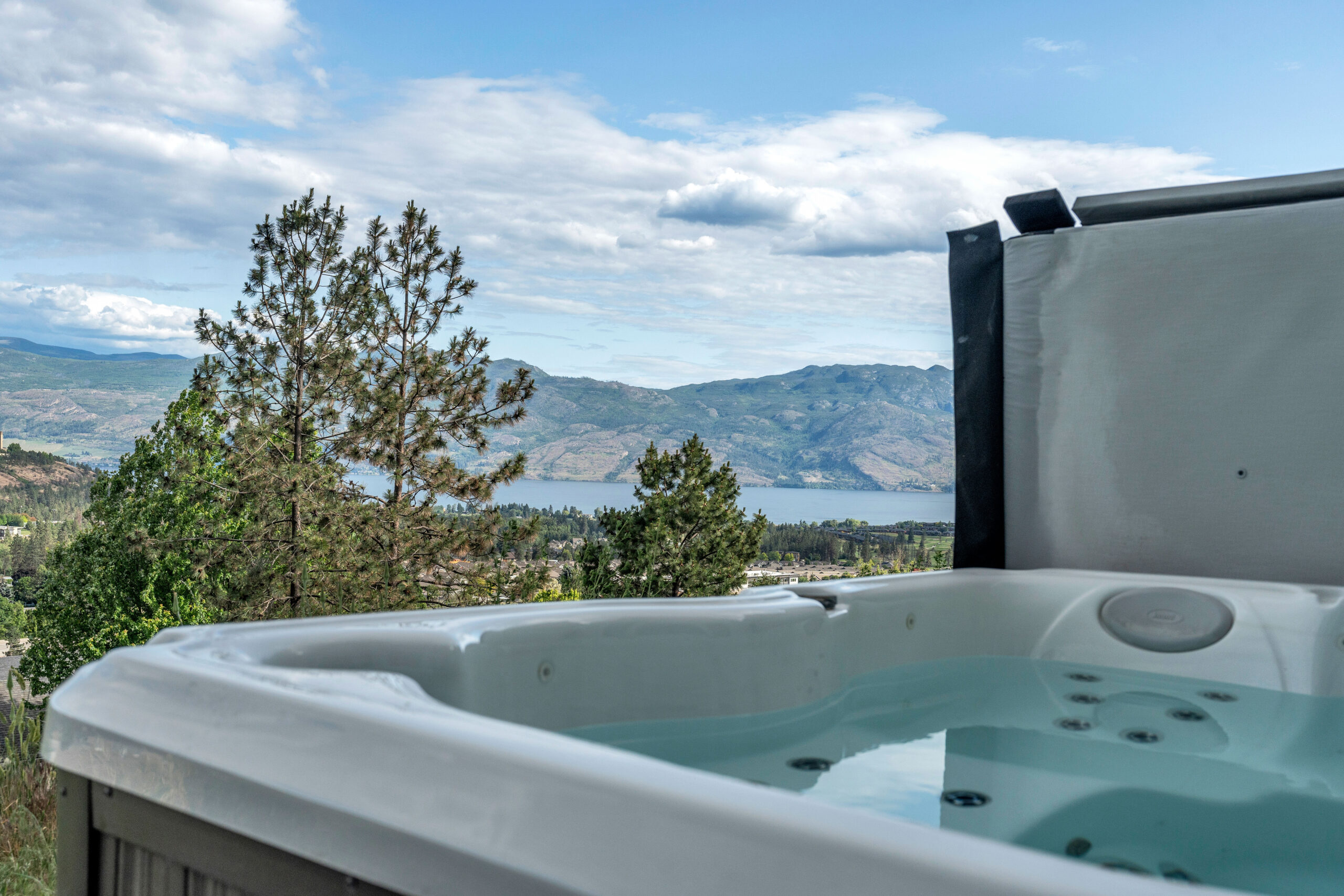 2129 Ensign Quay West Kelowna V4T 1V1