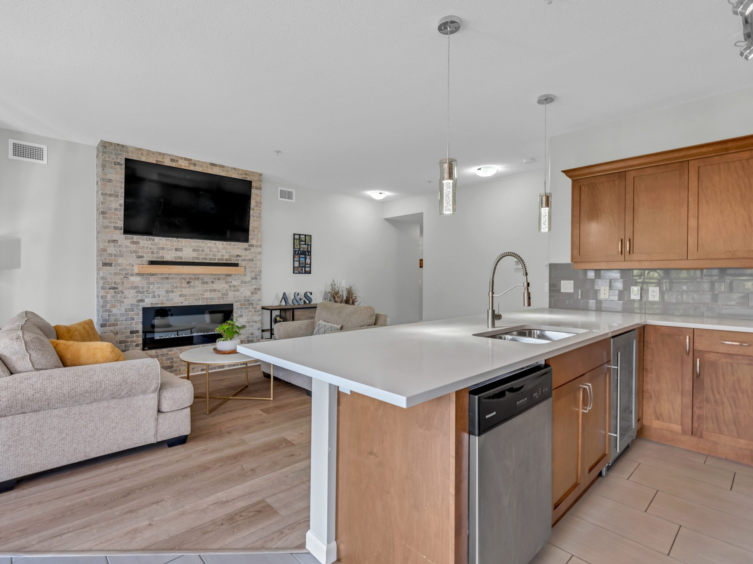 3589 Skaha Lake Road 303 Penticton V2A 7K2