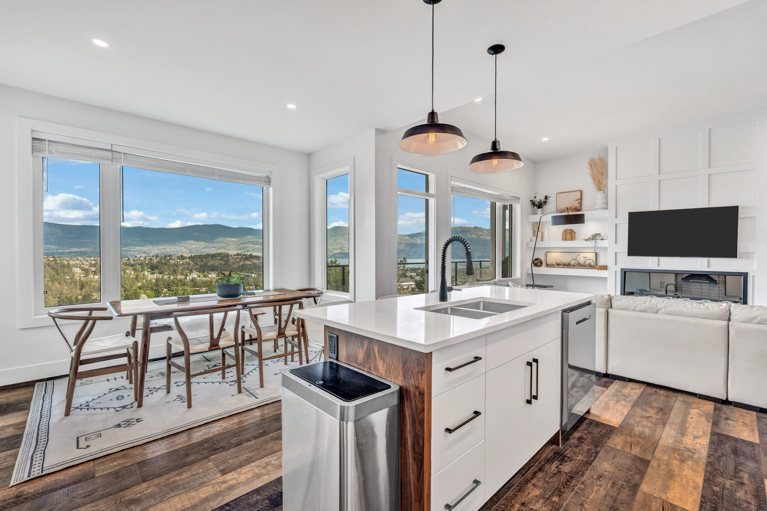 2129 Ensign Quay West Kelowna V4T 1V1