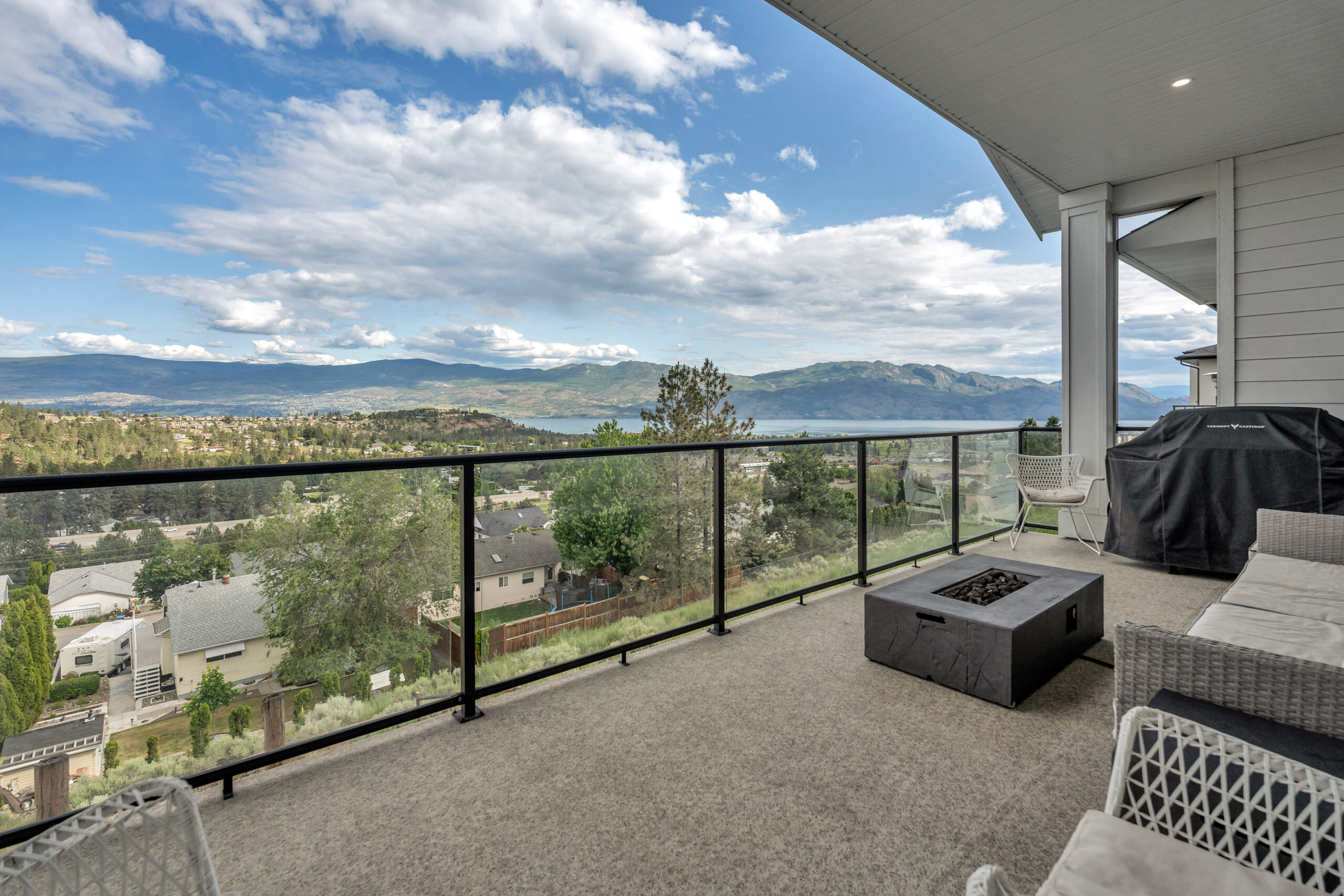 2129 Ensign Quay West Kelowna V4T 1V1