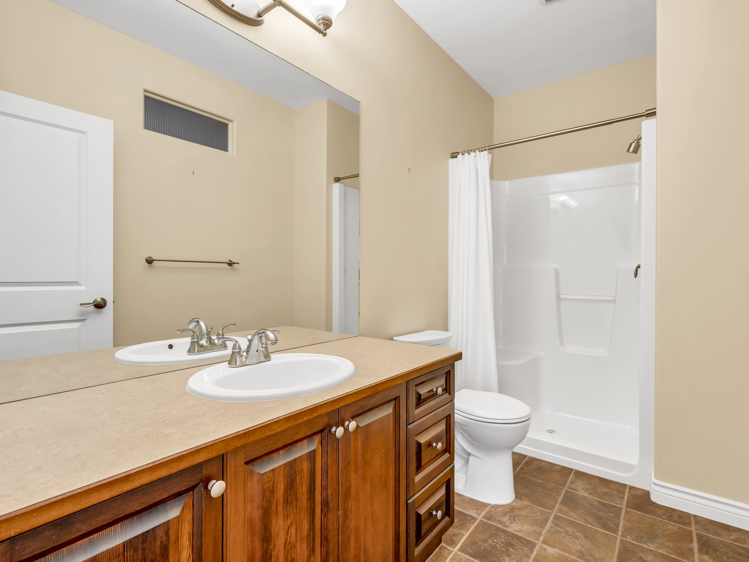 240 Yorkton Avenue 104 Penticton V2A 3V2