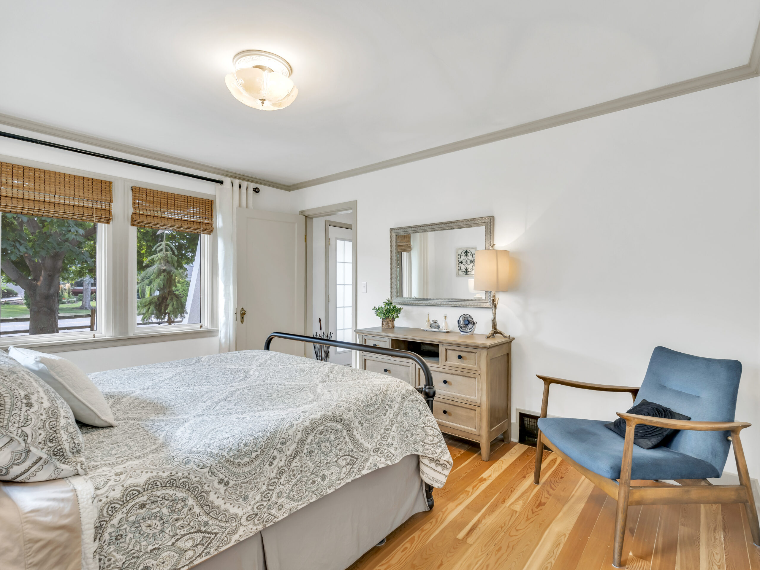 12411 Victoria Road S Summerland V0H 1Z2