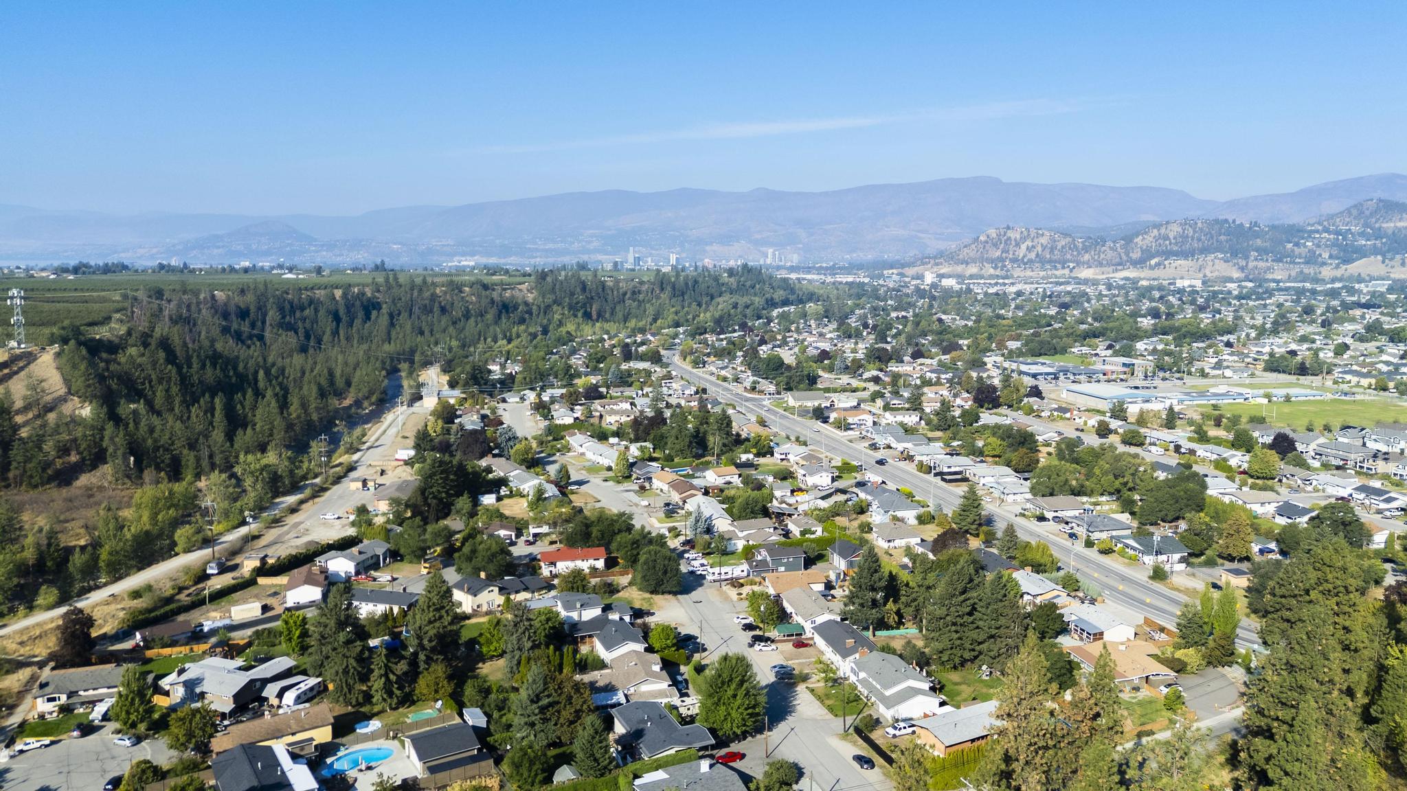 1525 Hollywood Road S Kelowna V1X 4P2