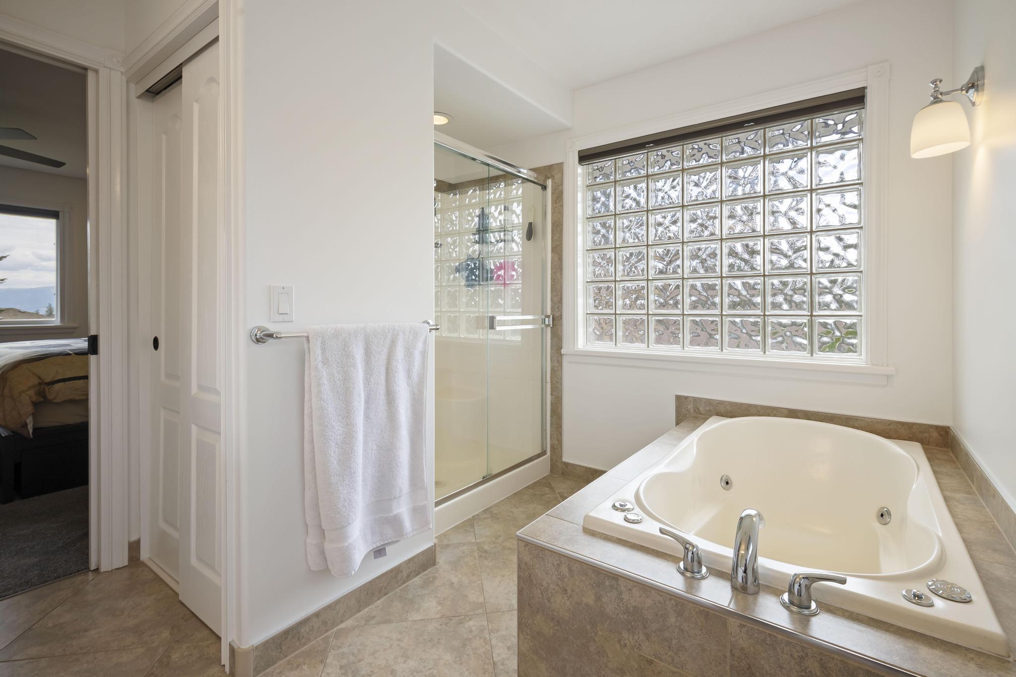 3149 Shetler Drive West Kelowna V4T 1M4