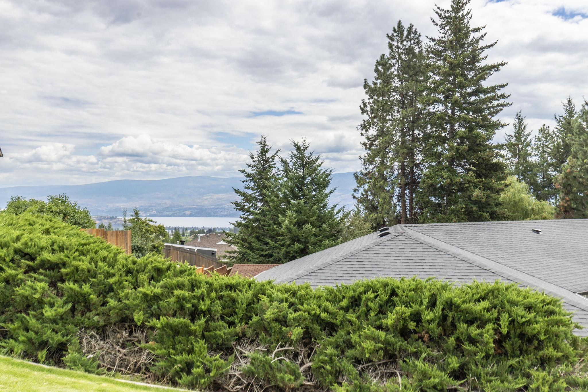 3149 Shetler Drive West Kelowna V4T 1M4