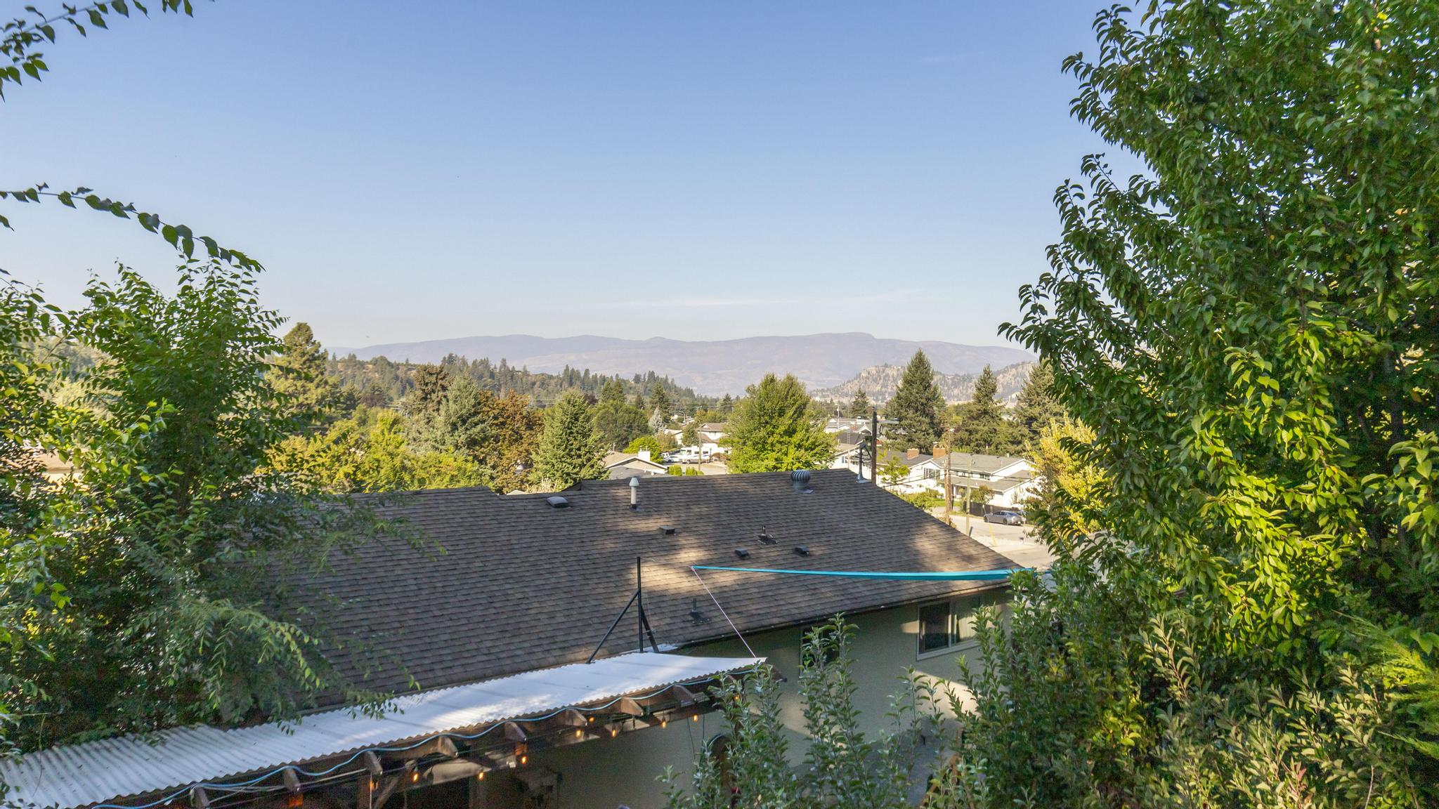 1525 Hollywood Road S Kelowna V1X 4P2