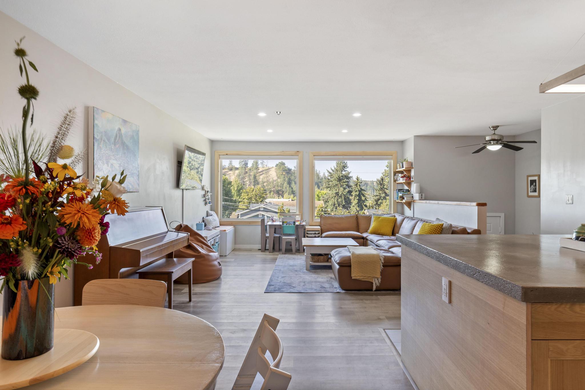 1525 Hollywood Road S Kelowna V1X 4P2
