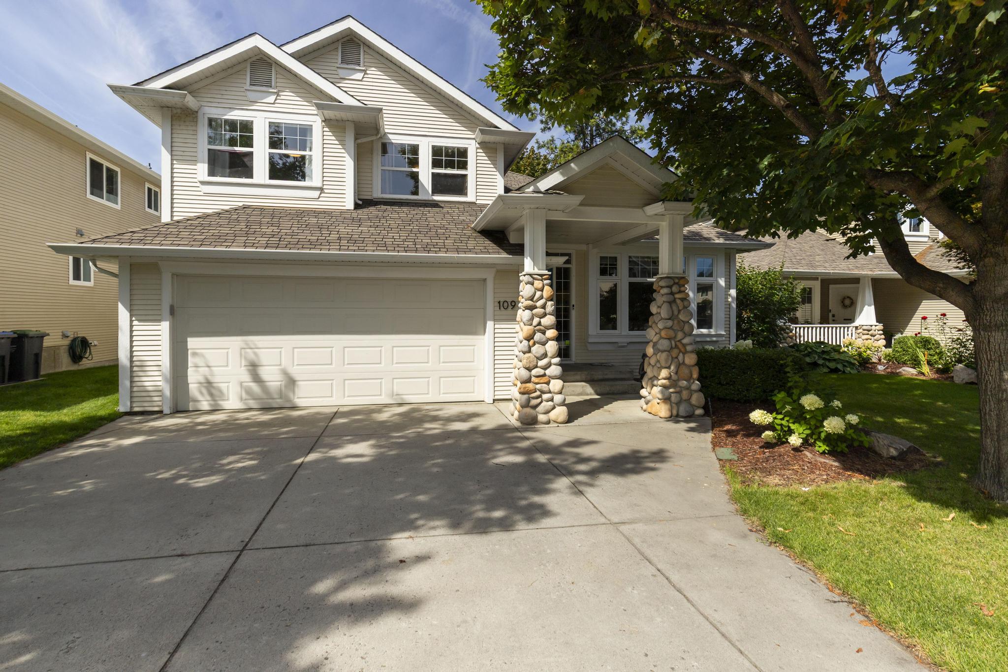 2220 Shannon Ridge Drive 109 West Kelowna V4T 2T6