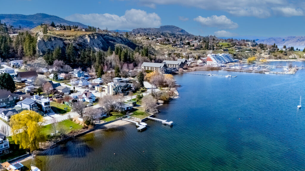 12210 Lakeshore Drive Summerland V0H 1Z1