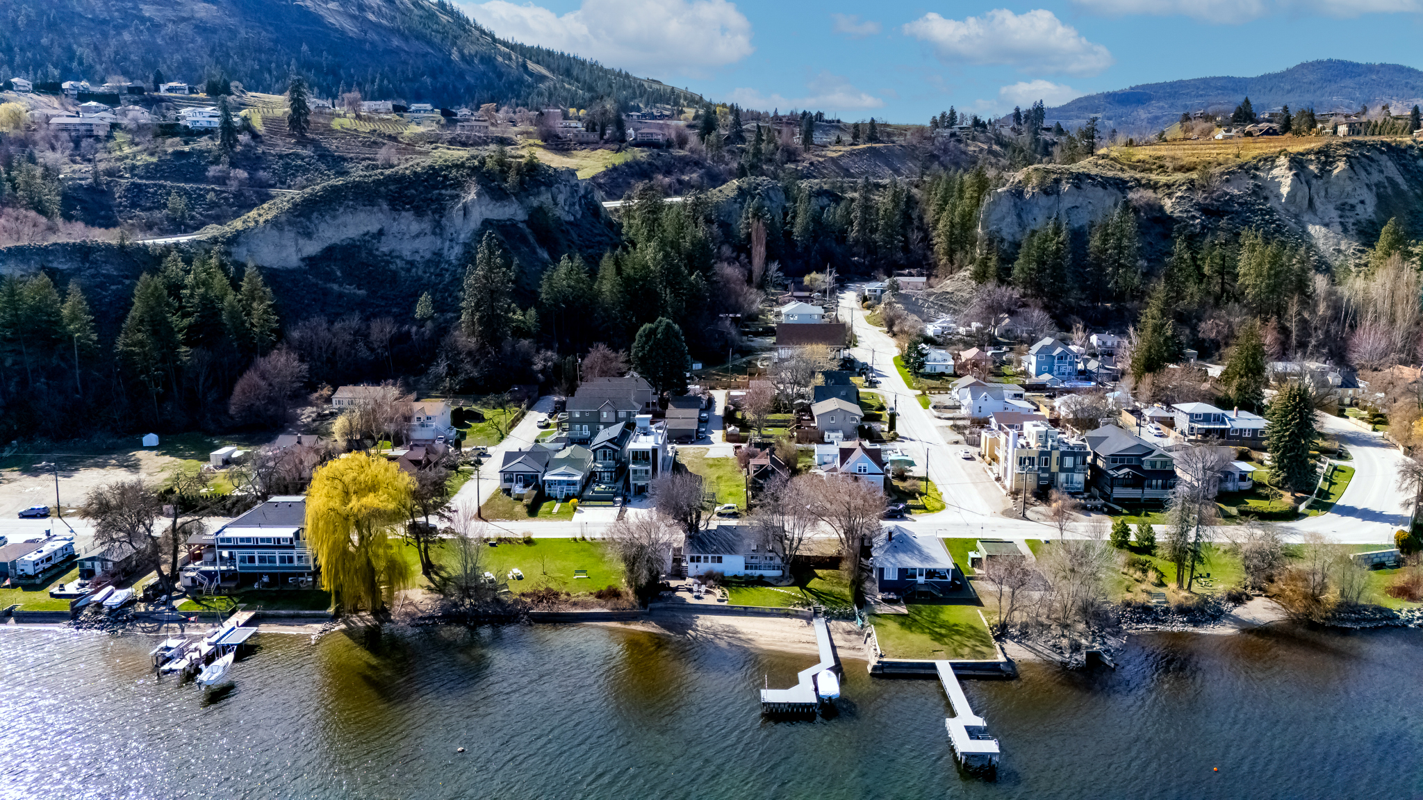 12210 Lakeshore Drive Summerland V0H 1Z1