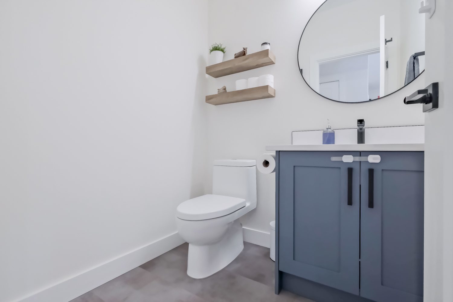 182 Van Horne 102 Penticton V2A 4K2